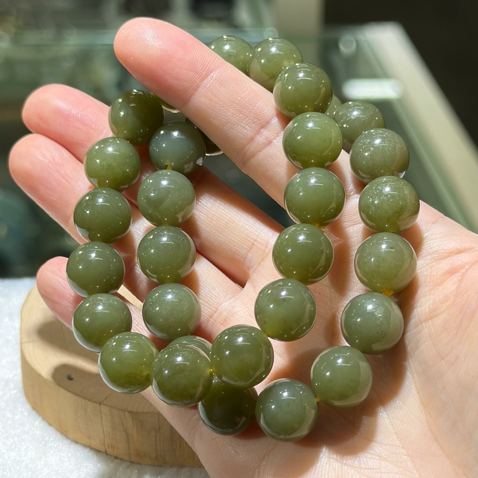 和田玉手串 12 mm +/- (淺)