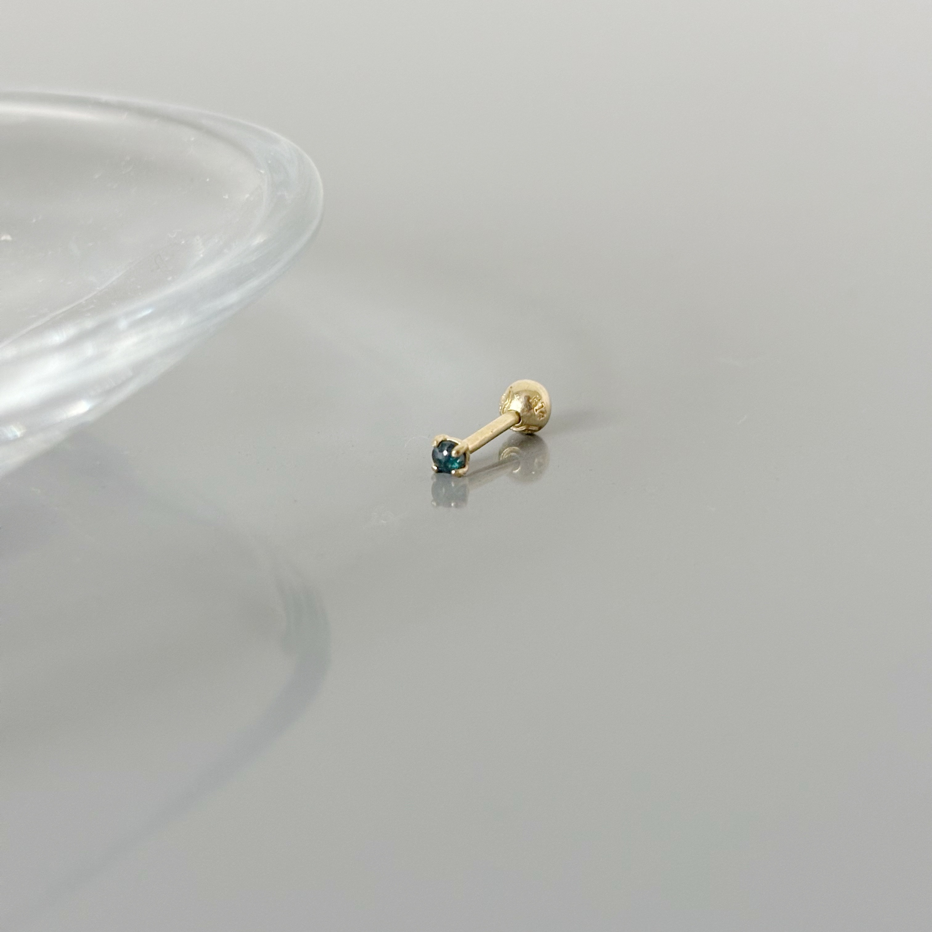 14K 迷你四爪藍鑽原礦轉珠耳環