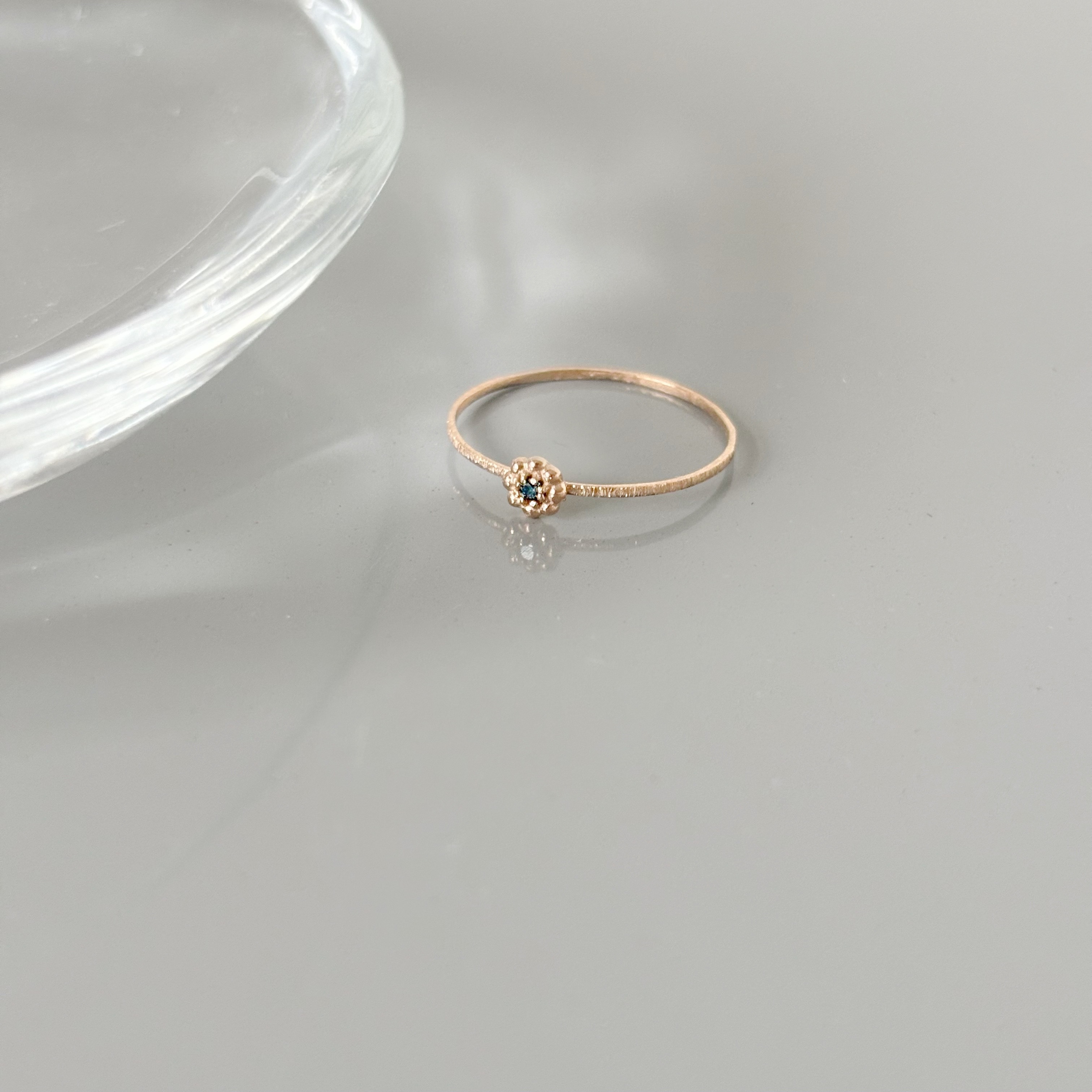 14K蛋糕小花藍鑽星砂細戒