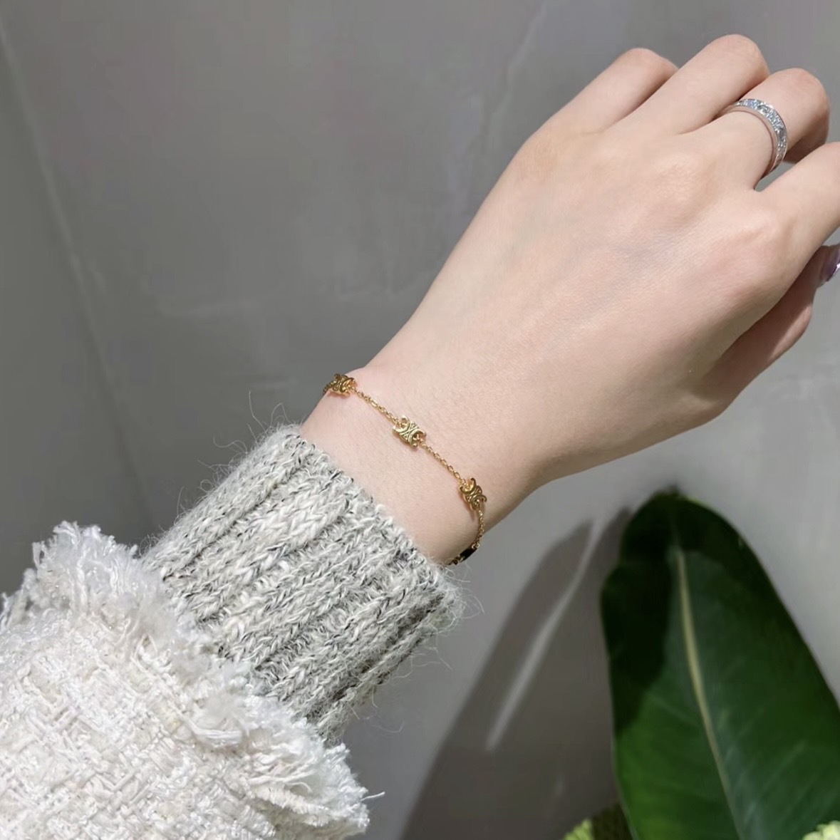 CELINE TRIOMPHE MINI TRIOMPHE BRACELET IN BRASS WITH GOLD FINISH