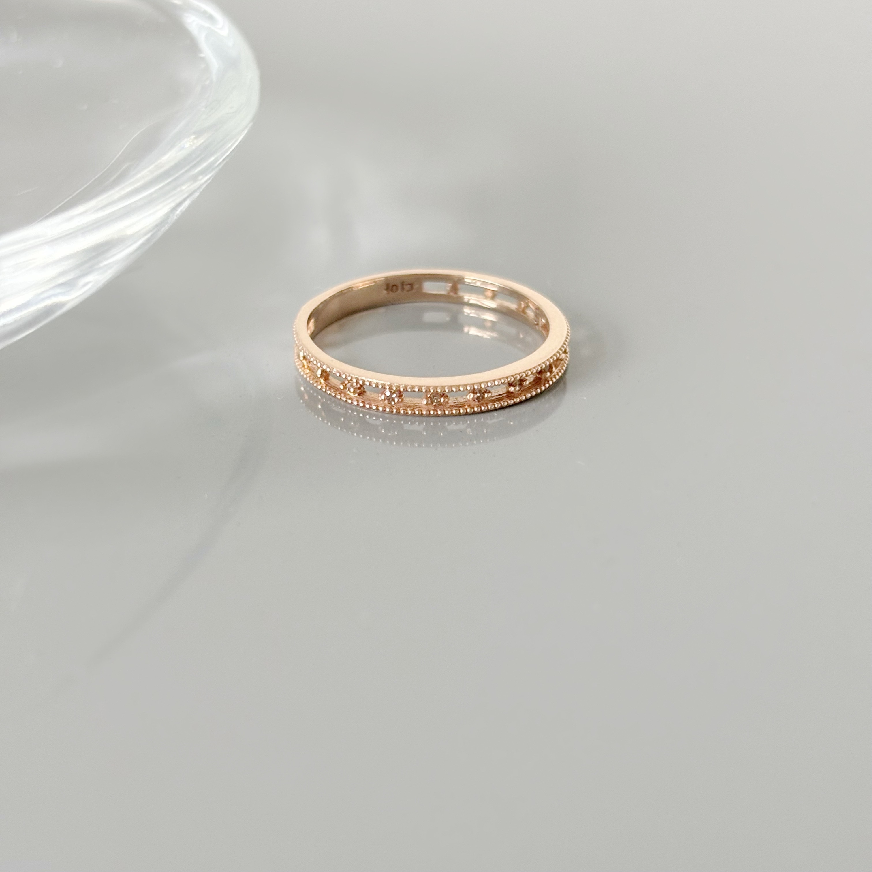 14K 滾邊簍空九鑽戒指