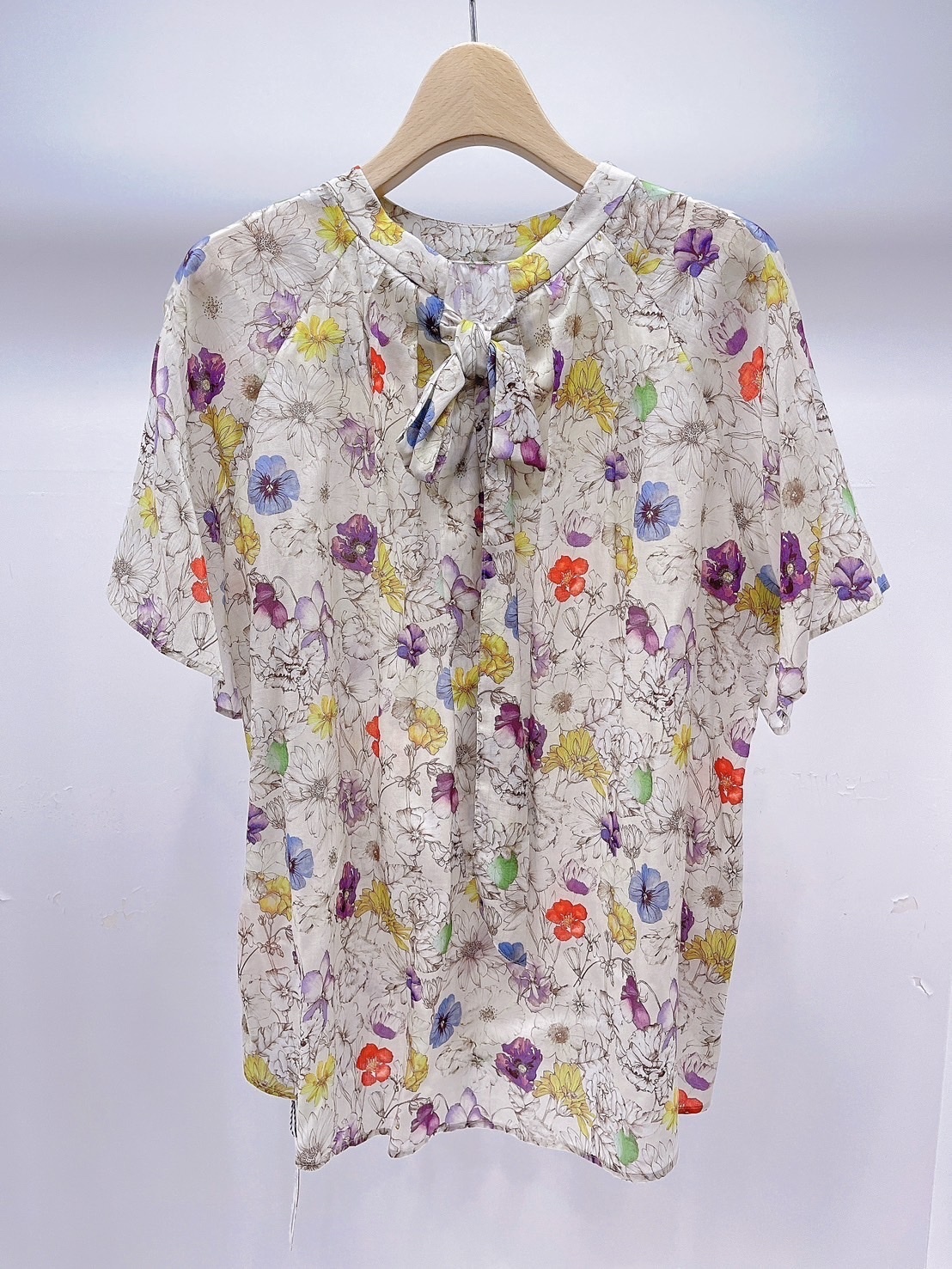 後綁蝴蝶結花布上衣