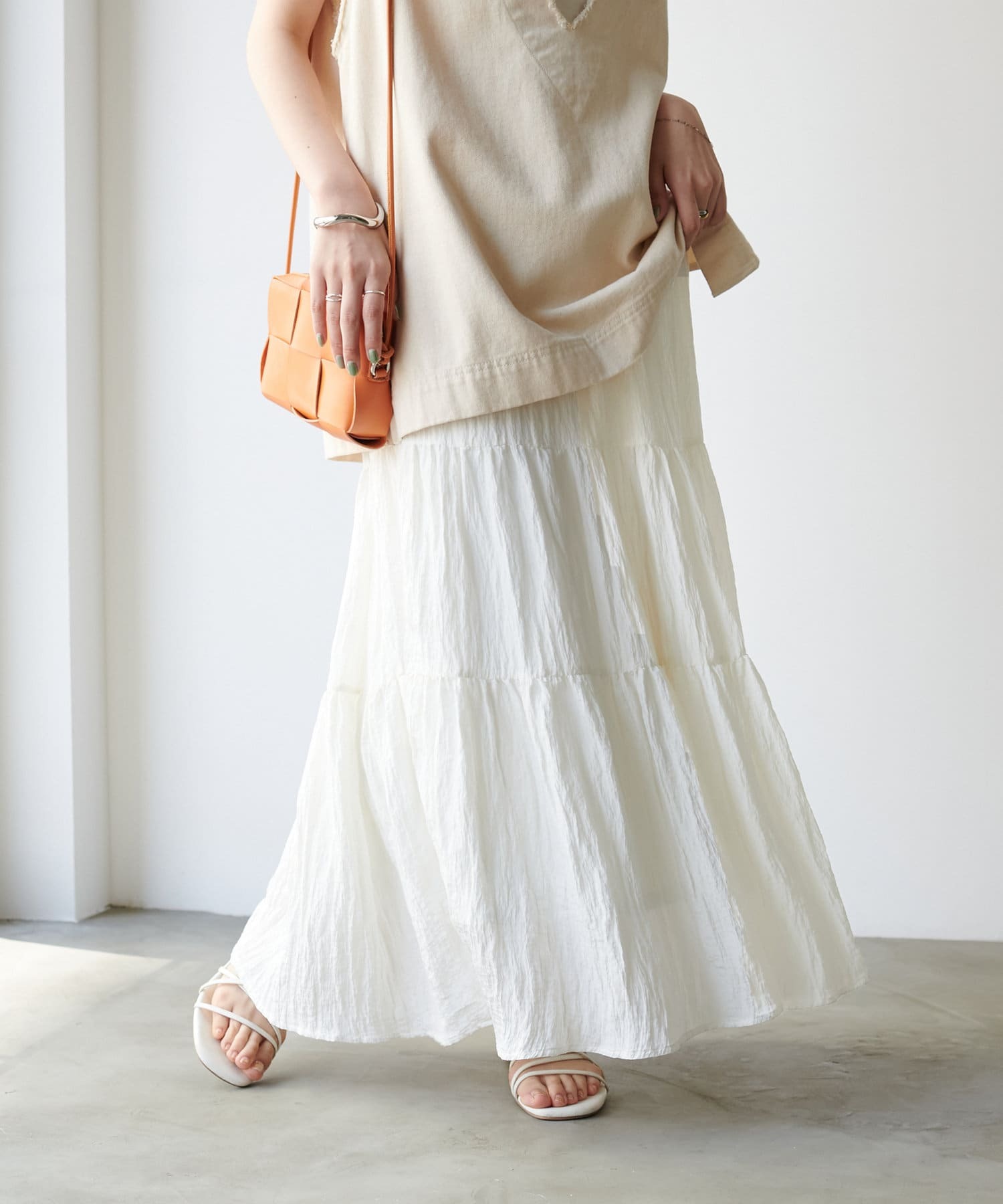 Discoat サテンワッシャーボリュームティアードスカート白F（DCZ1051301A0003）