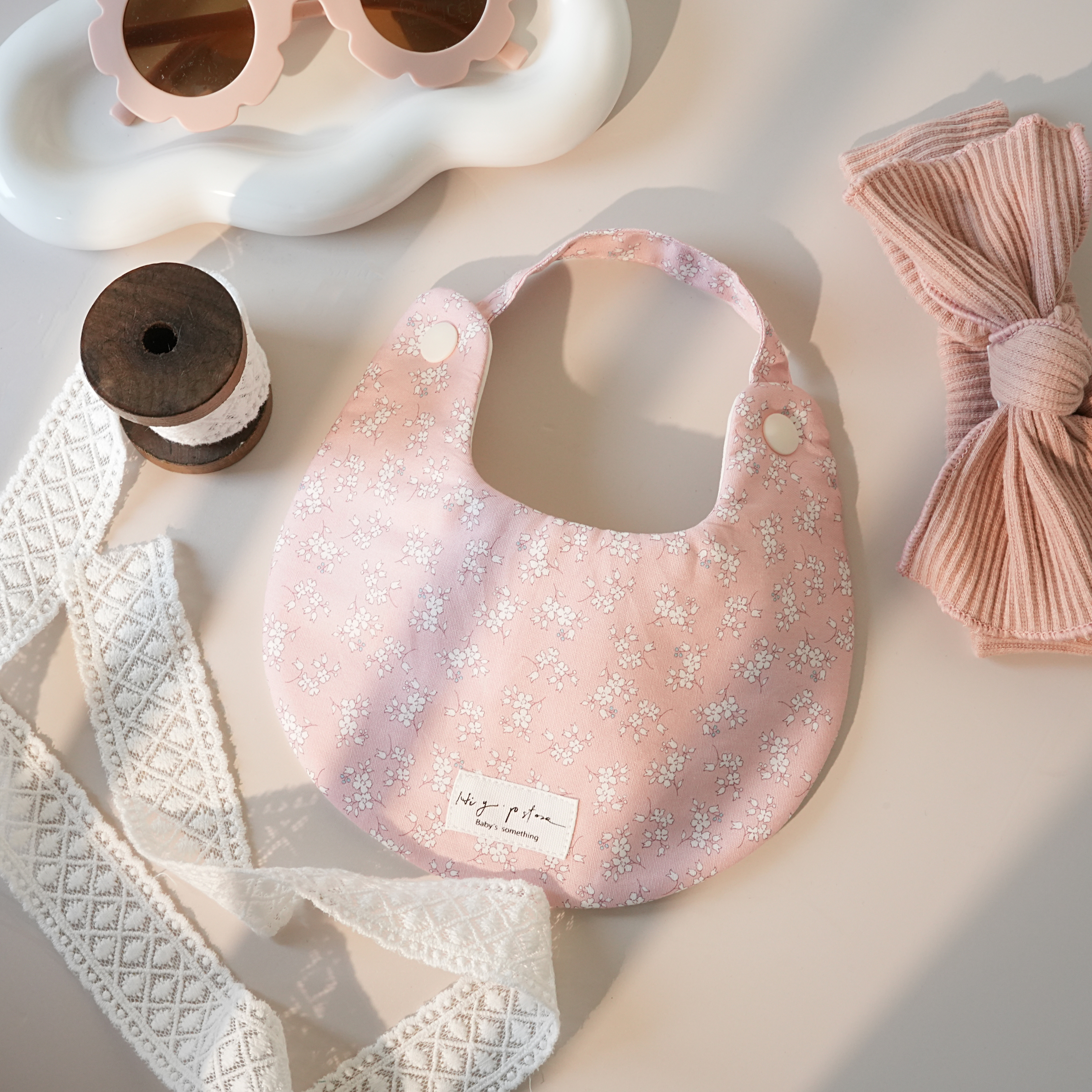 Hi Y.P store-手作圍兜-粉底小白花