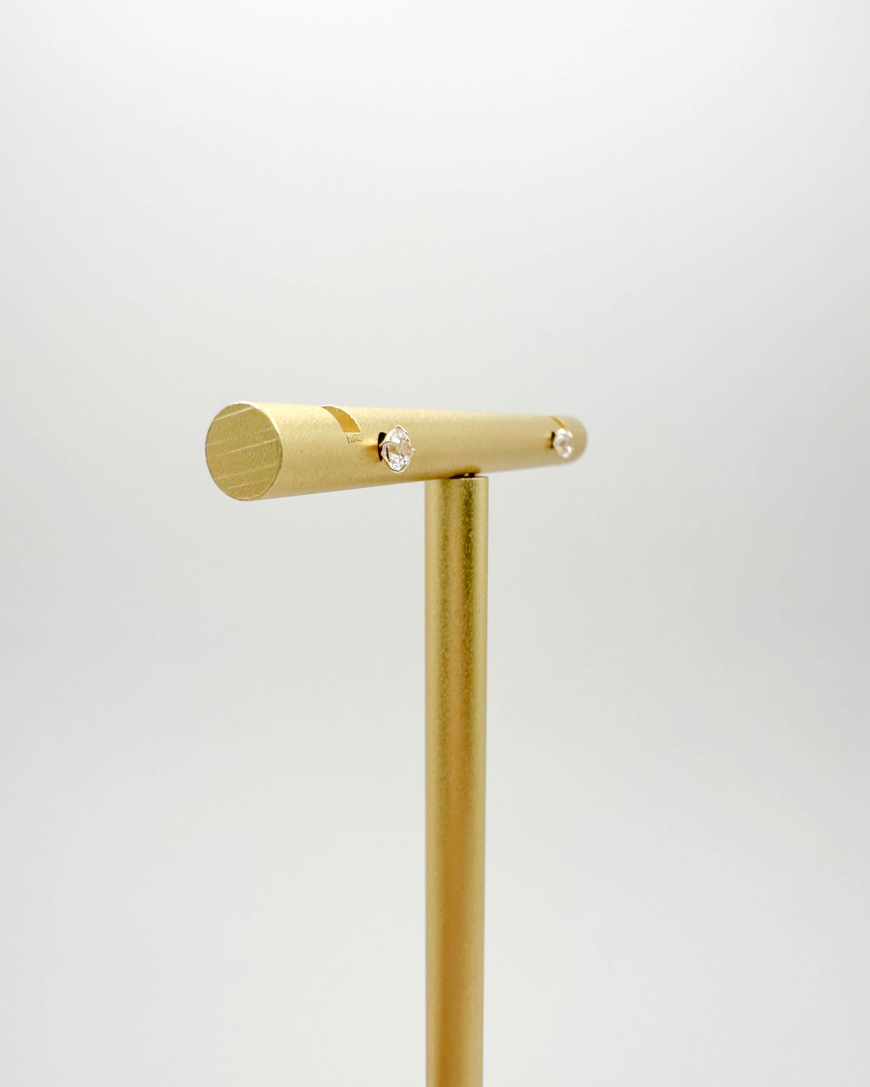 Lena | 10K金 經典鋯石耳針