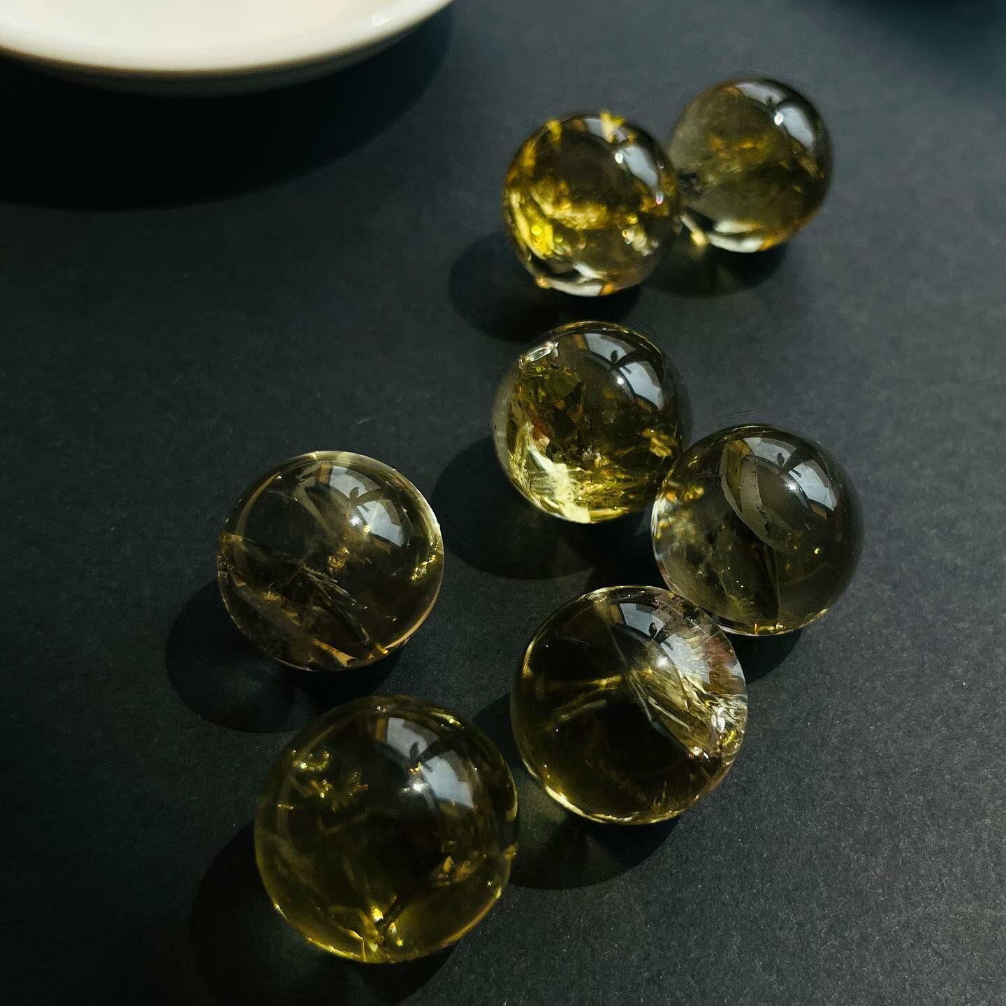 [原石] 爆彩黃水晶球