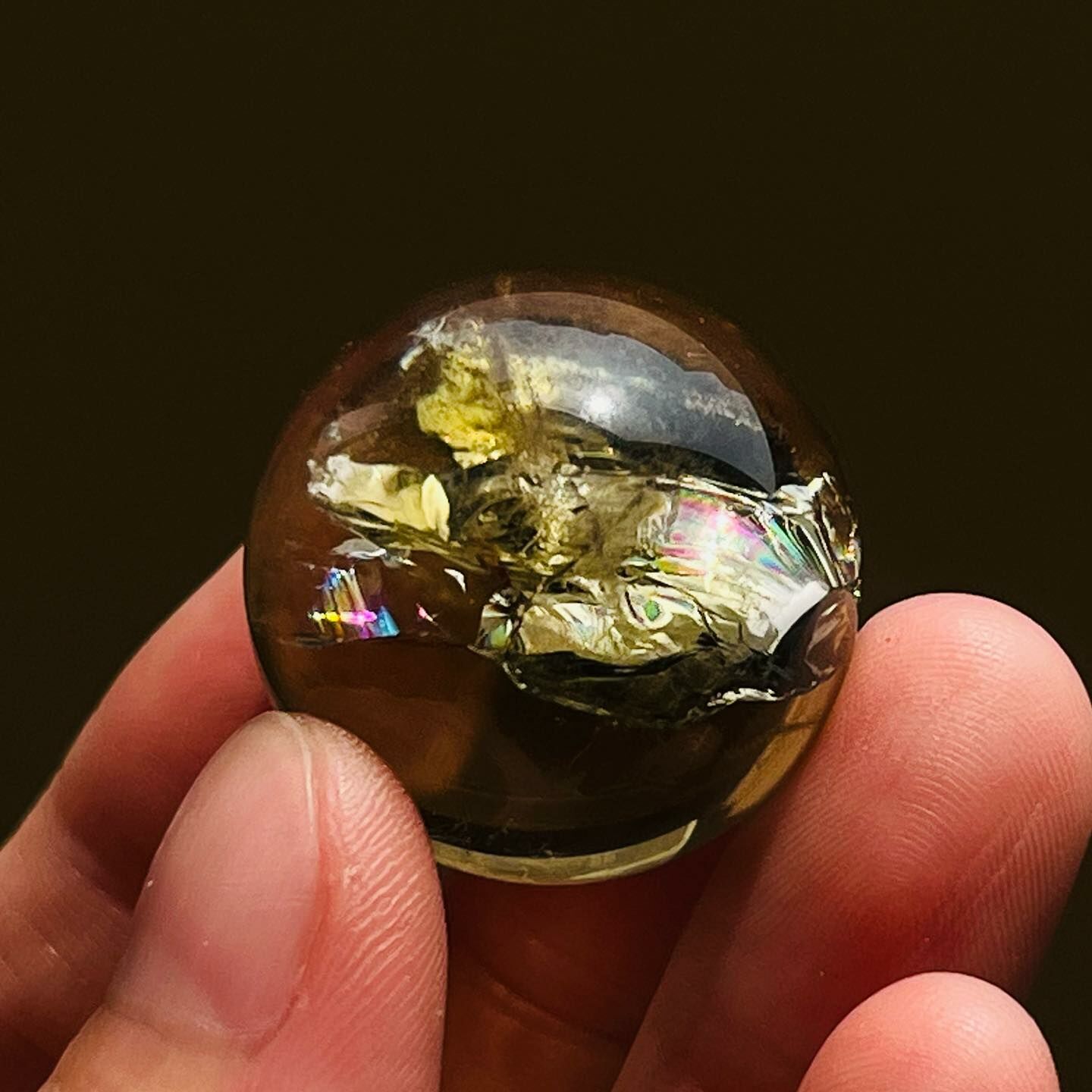 [原石] 爆彩黃水晶球