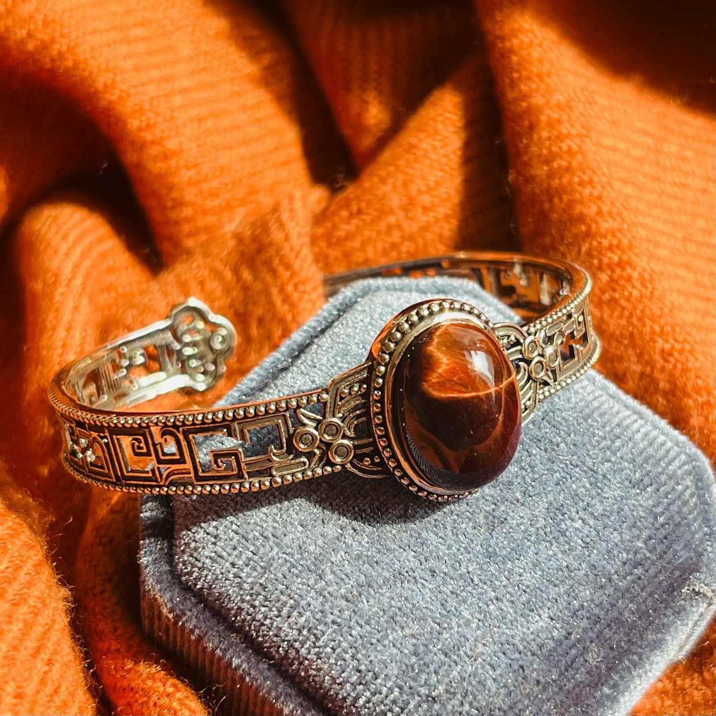 [原石] 紅虎眼石 金屬手環