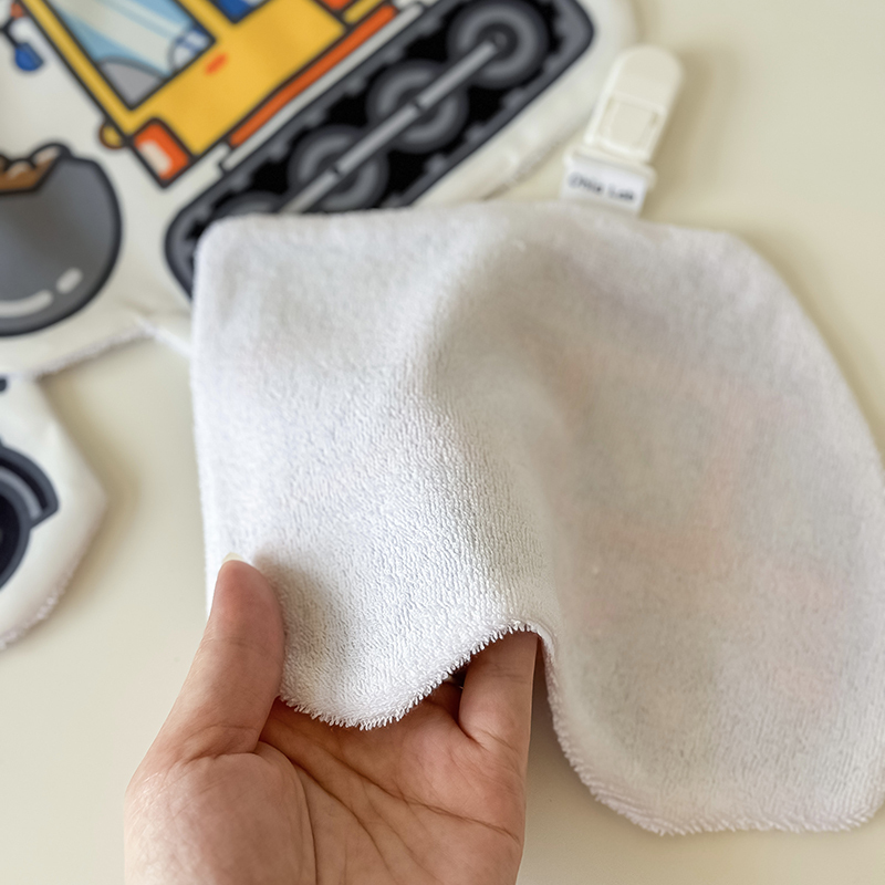 【舊材質】手繪車車手帕巾 | 幼稚園手帕夾 (毛巾布)-售完不補