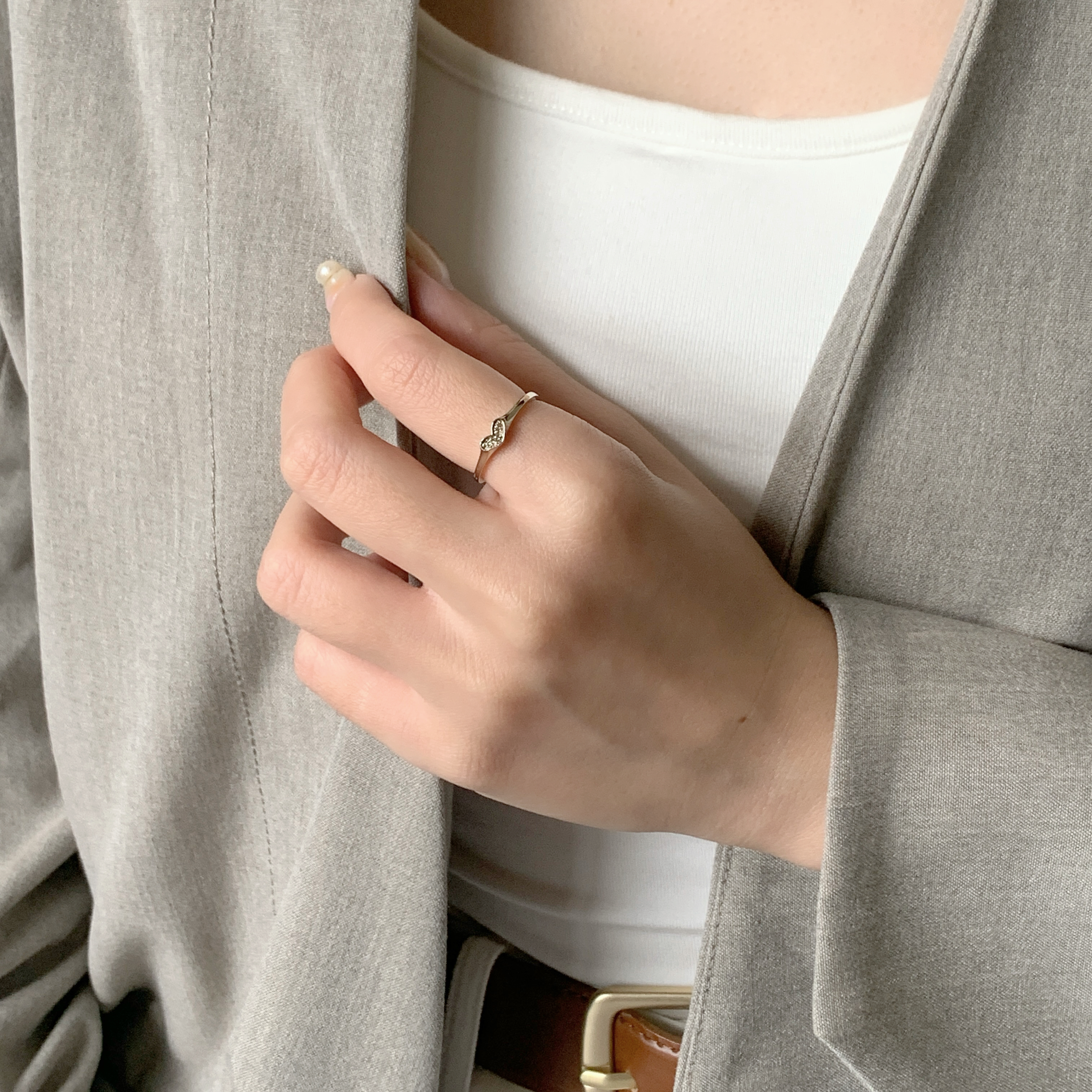 14K 三顆鑽石愛心微寬戒指