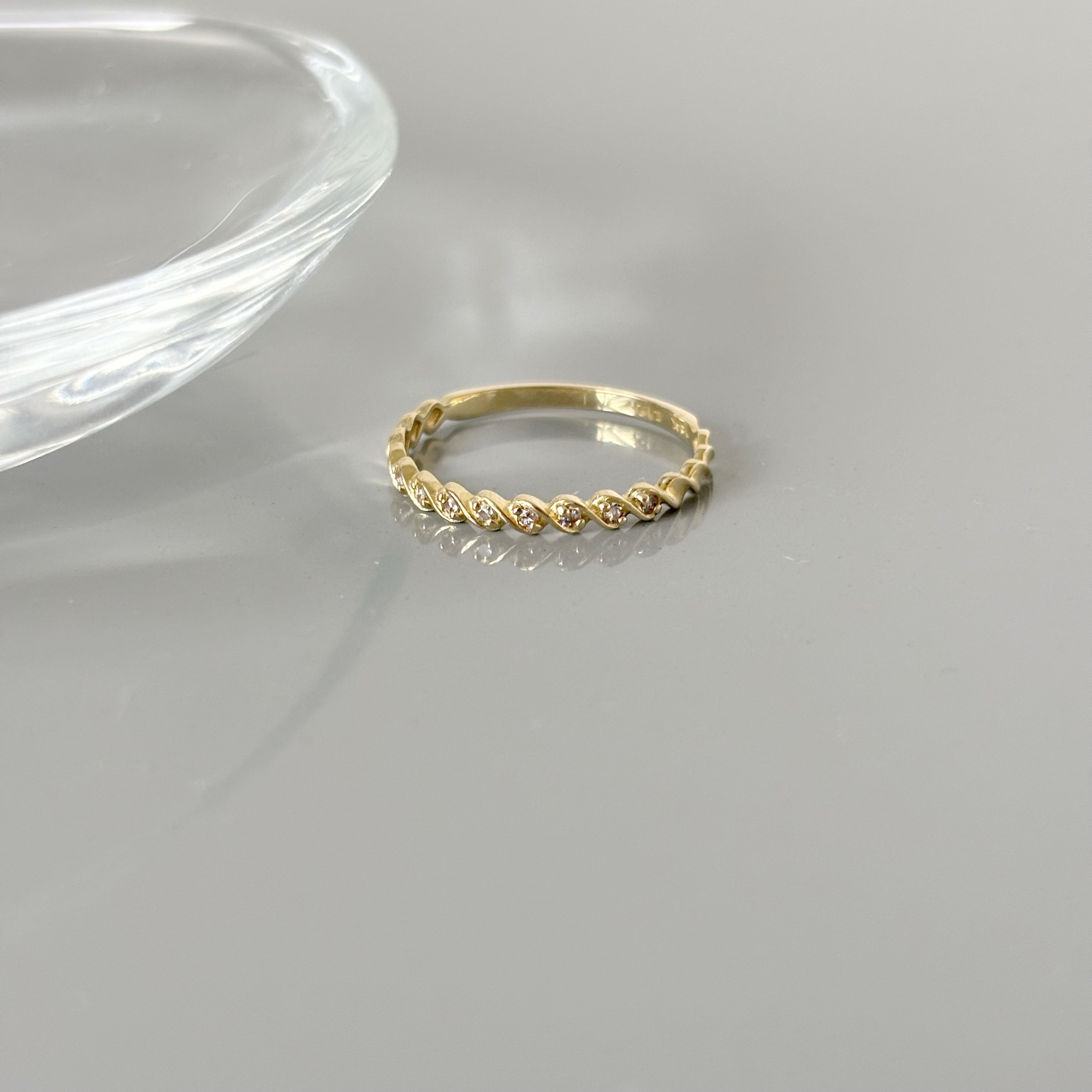 14K 螺紋夾鑲真鑽戒指