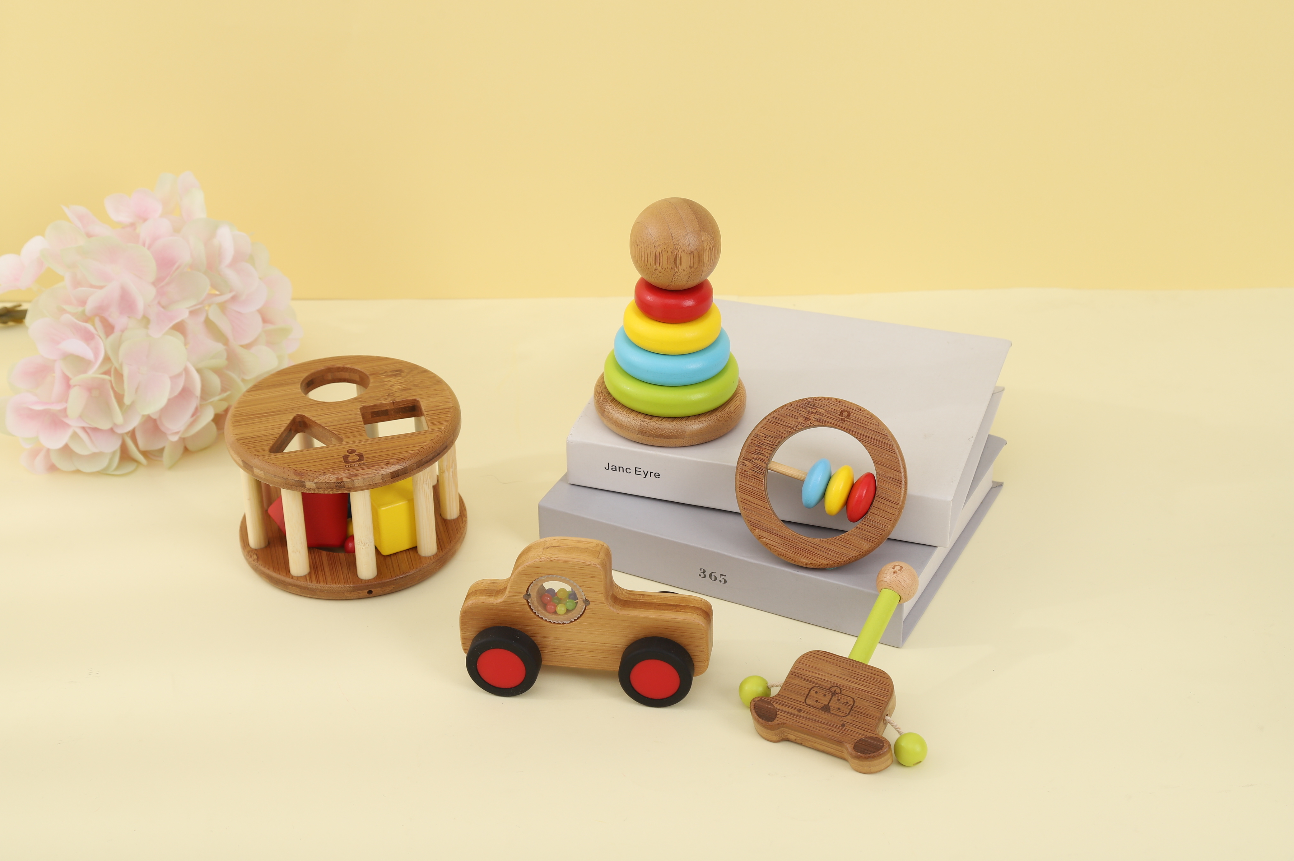 適合6M+UFUN啟蒙玩具-嬰兒成長禮盒套裝