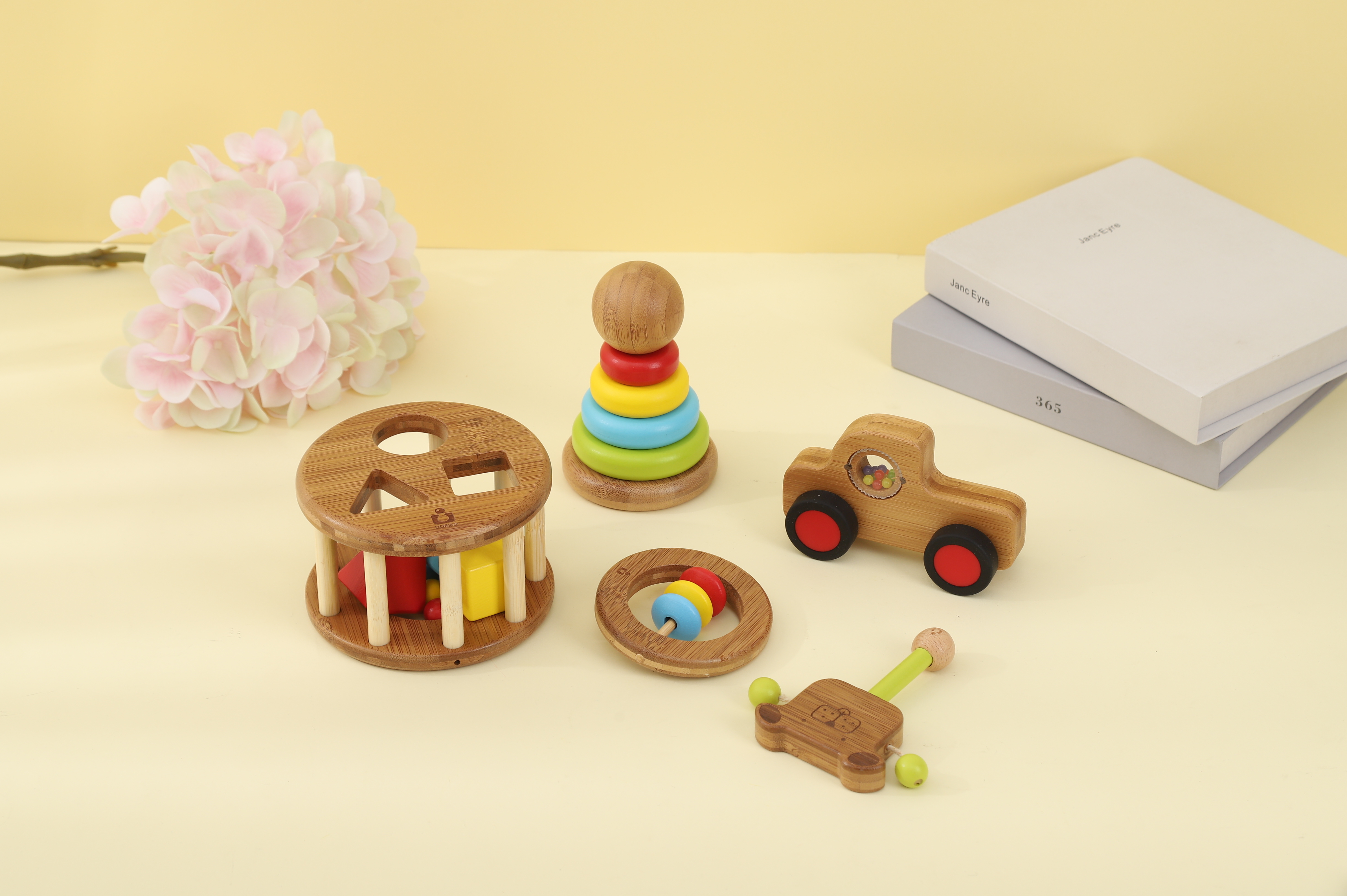 適合6M+UFUN啟蒙玩具-嬰兒成長禮盒套裝