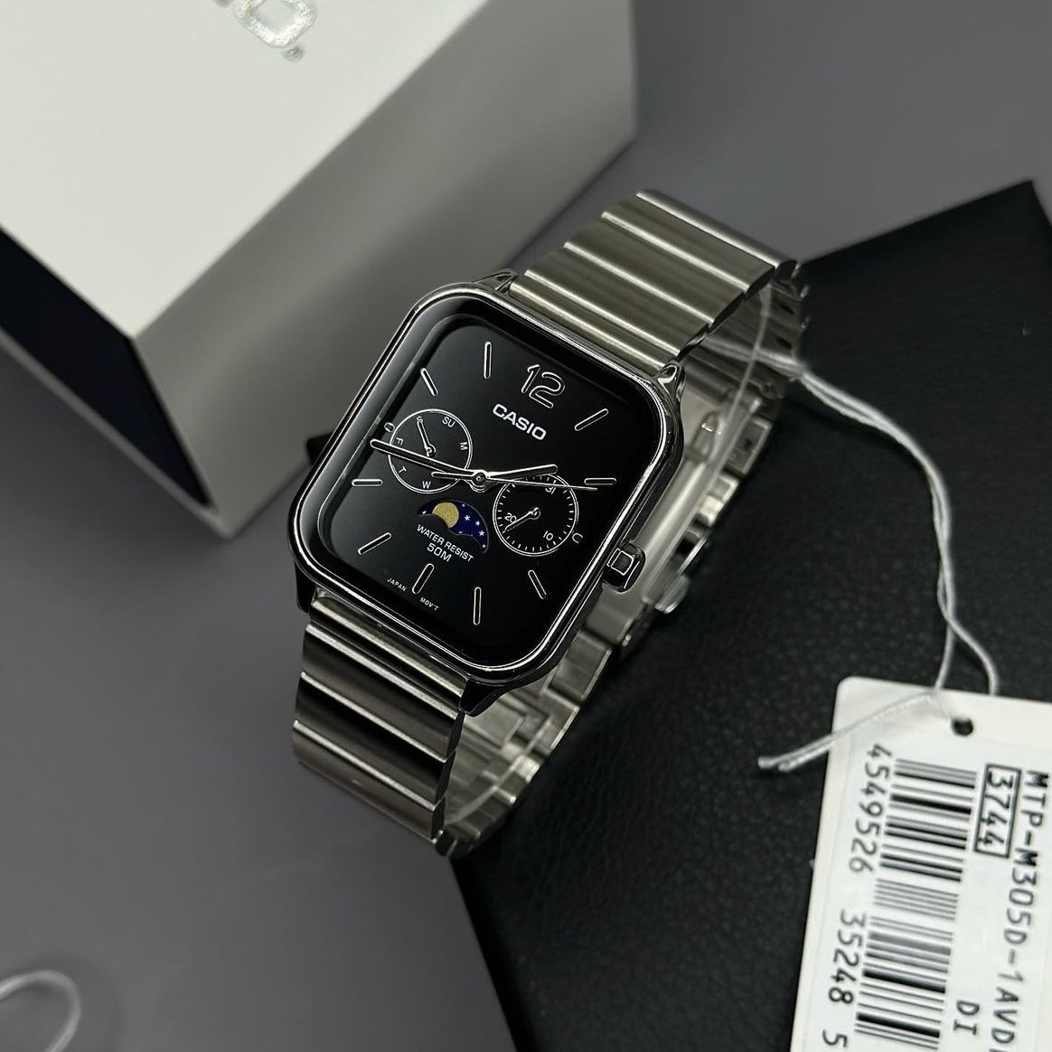 <海外限定>CASIO LINEAGE系列 鋼錶 月相 日期.星期顯示 石英機芯 黑/白 MTP-M305D-1A2