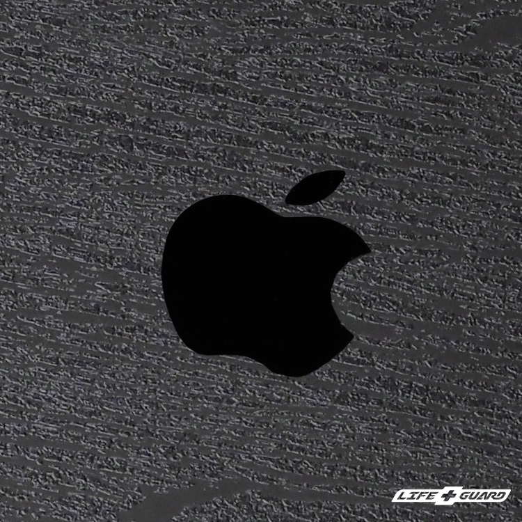 iPad PRO 13 吋 M4 貼膜質感特寫，LIFE+GUARD 設計風格