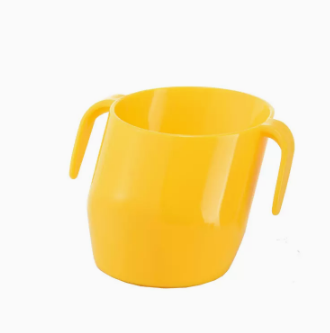 Popular baby learning drinking cup with slant mouth (lemon yellow) (size: 8.2*6.5*6*8CM) (capacity: 200ML)