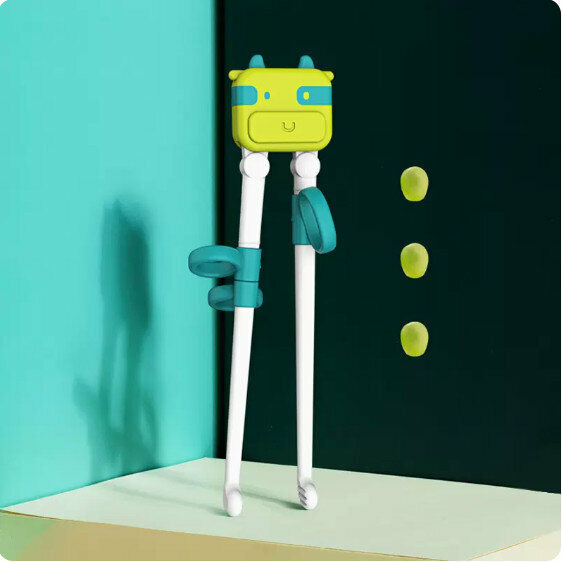 Popular baby training chopsticks (tender fruit green learning chopsticks)