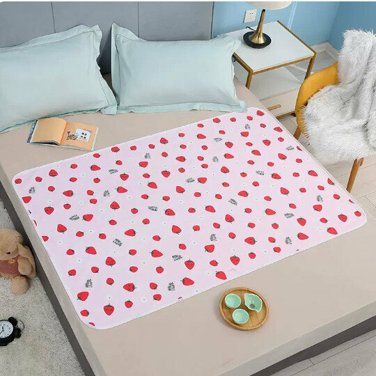Hot selling baby diaper pad [Strawberry fruit [reversible] 110x200cm]