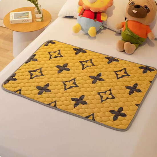 Popular baby diaper pad [Concentric Flower Yellow] Size [34x45cm]