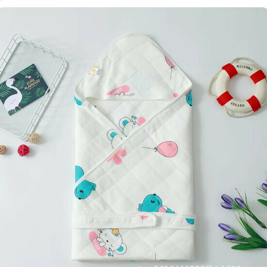 Hot style newborn baby hooded quilt [cartoon bear 80*80cm] size