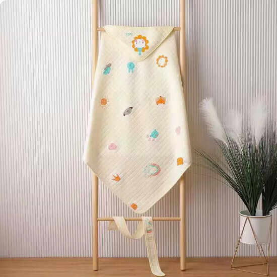 Popular newborn baby hooded quilt [yellow cartoon 90*90cm] size