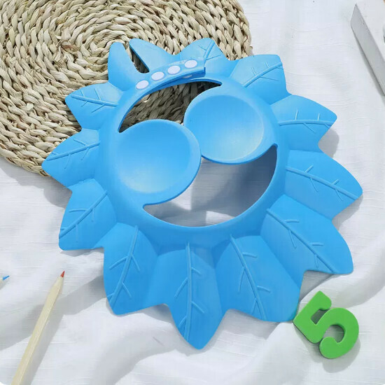 Popular baby shampoo cap [Maple leaf shower cap - blue - with ear protection]