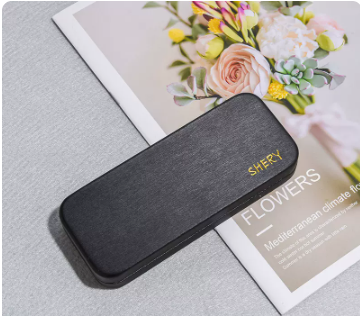 Popular glasses case (black (comes with lens cloth))