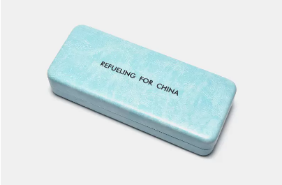 Popular glasses case (light blue (comes with lens cloth + cleaner))
