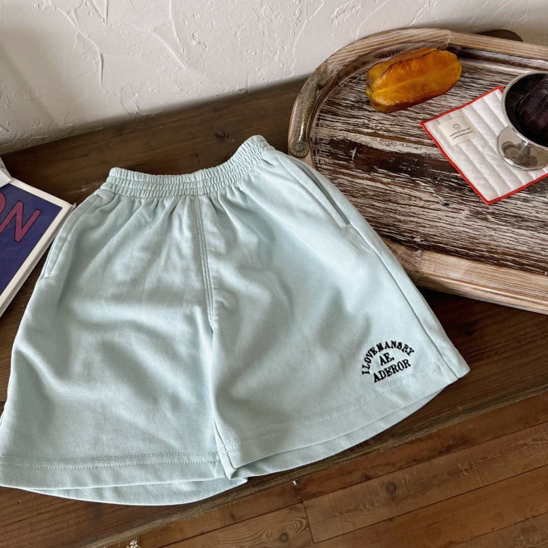 字母刺繡淡藍短褲