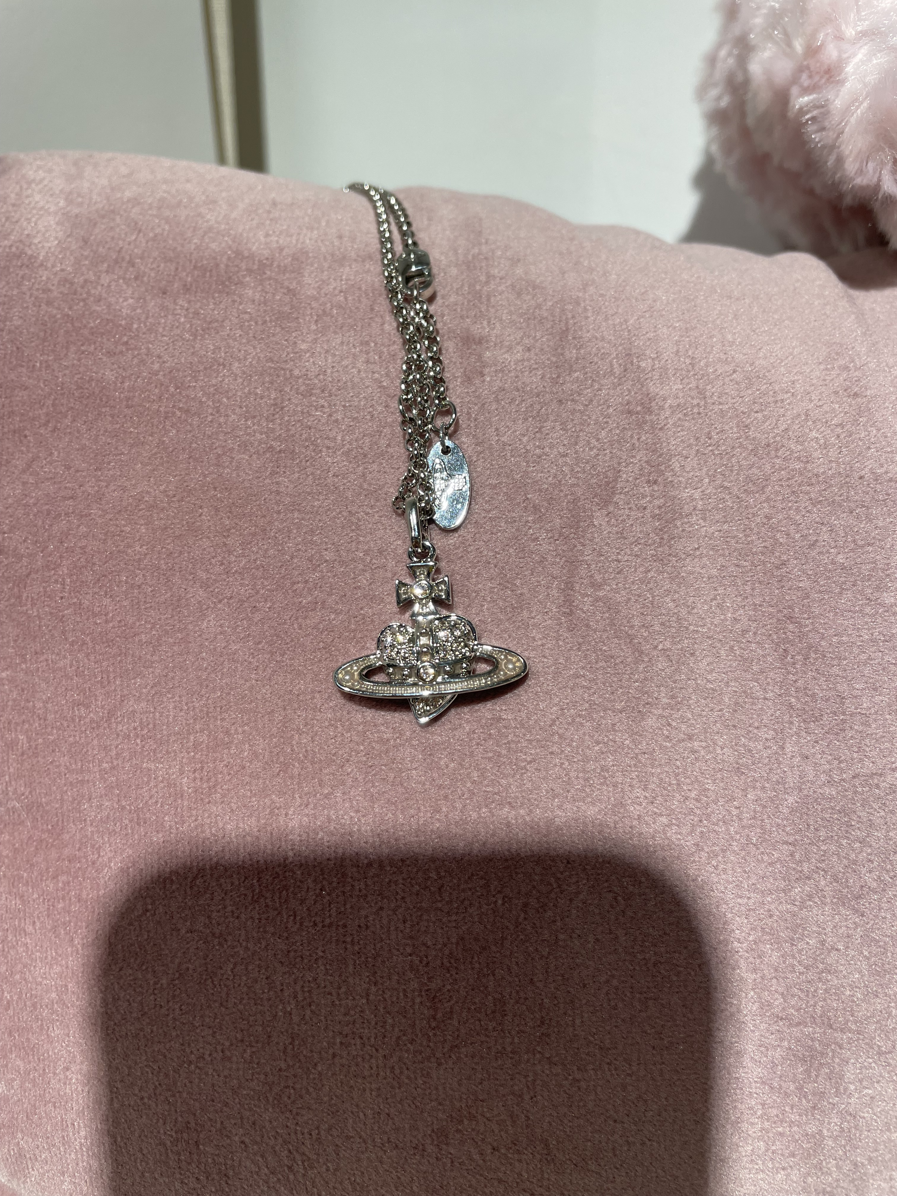 Vivienne Westwood Bas Relief mini necklace