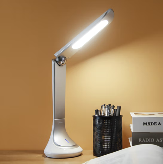 Hot selling LED folding rechargeable small desk lamp (three-level dimming, simple and silver)