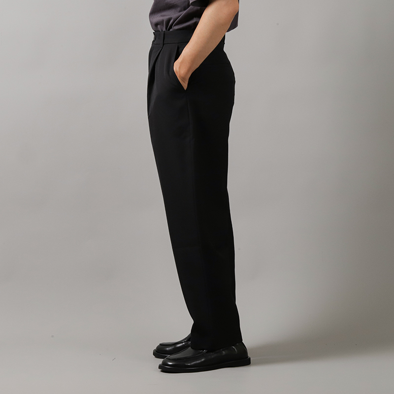 Studio Nicholson Tuck Curved Tapered Pant Black