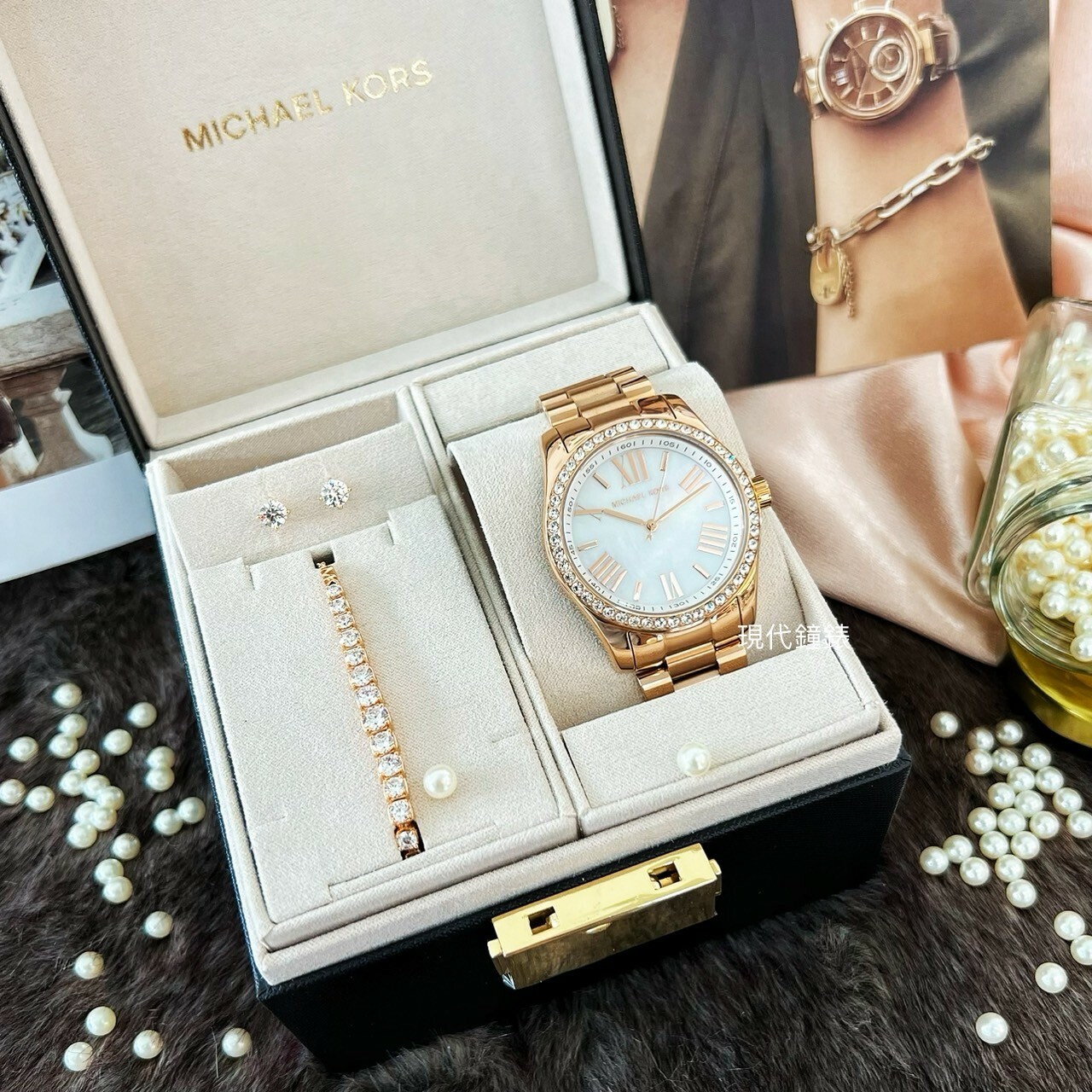 【MICHAEL KORS】Lexington 珍珠母貝優雅環鑽女錶飾品禮盒組MK1088SET 38mm 現代鐘錶