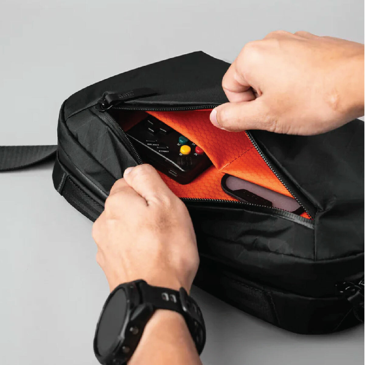 ALPAKA Go Sling Mini V2 X-Pac VX21 側肩包