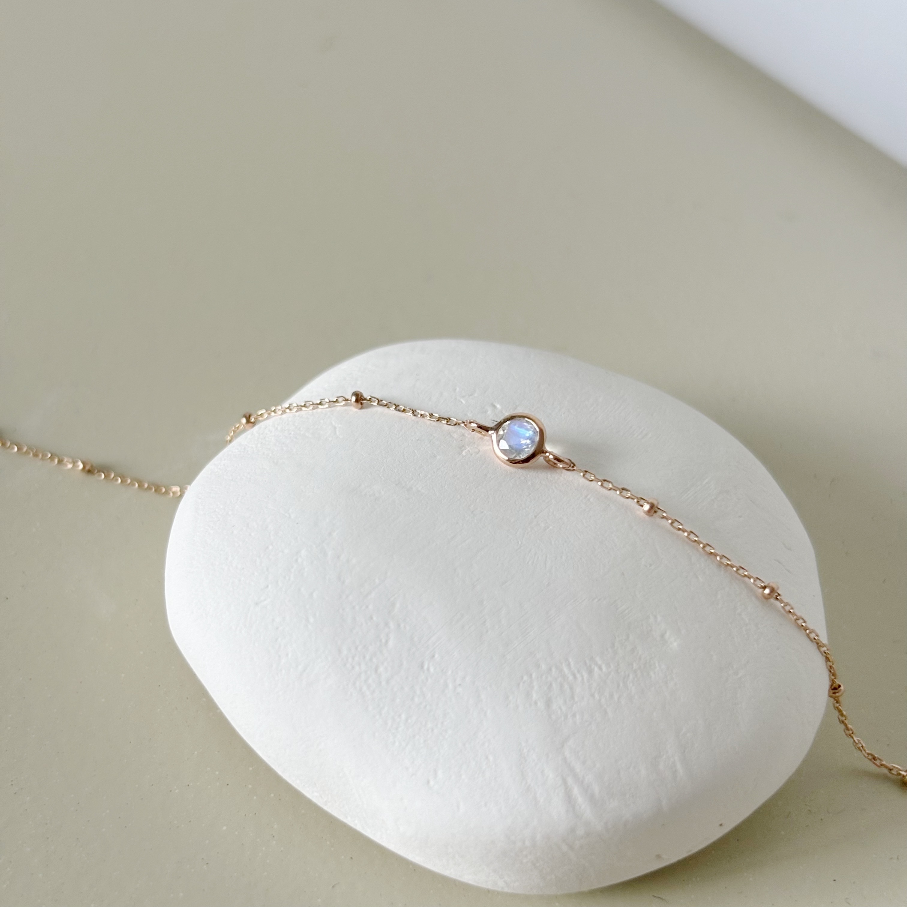 14K細珠圓邊月光石手鍊