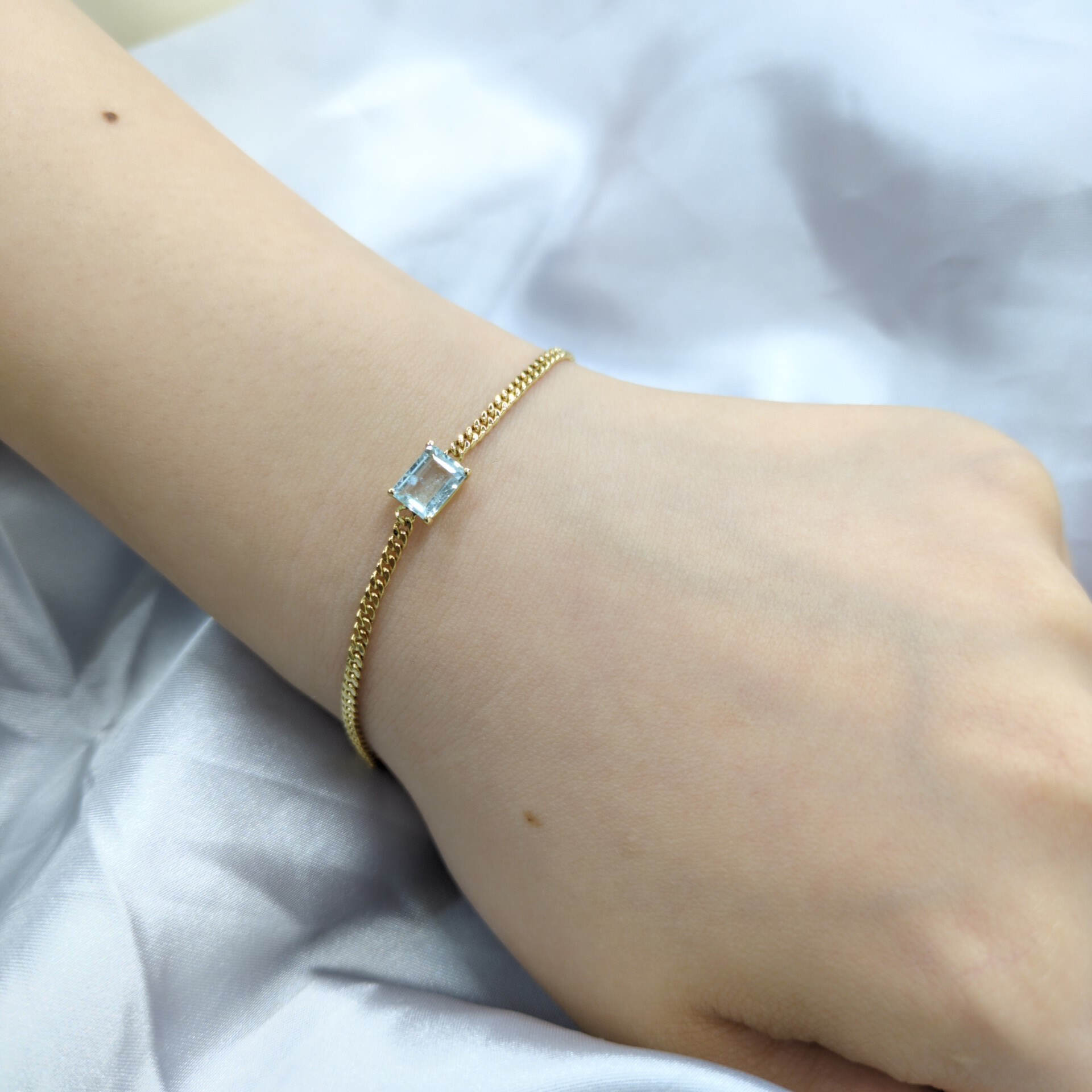 18K Yellow Gold 0.83ct Paraiba Bracelet