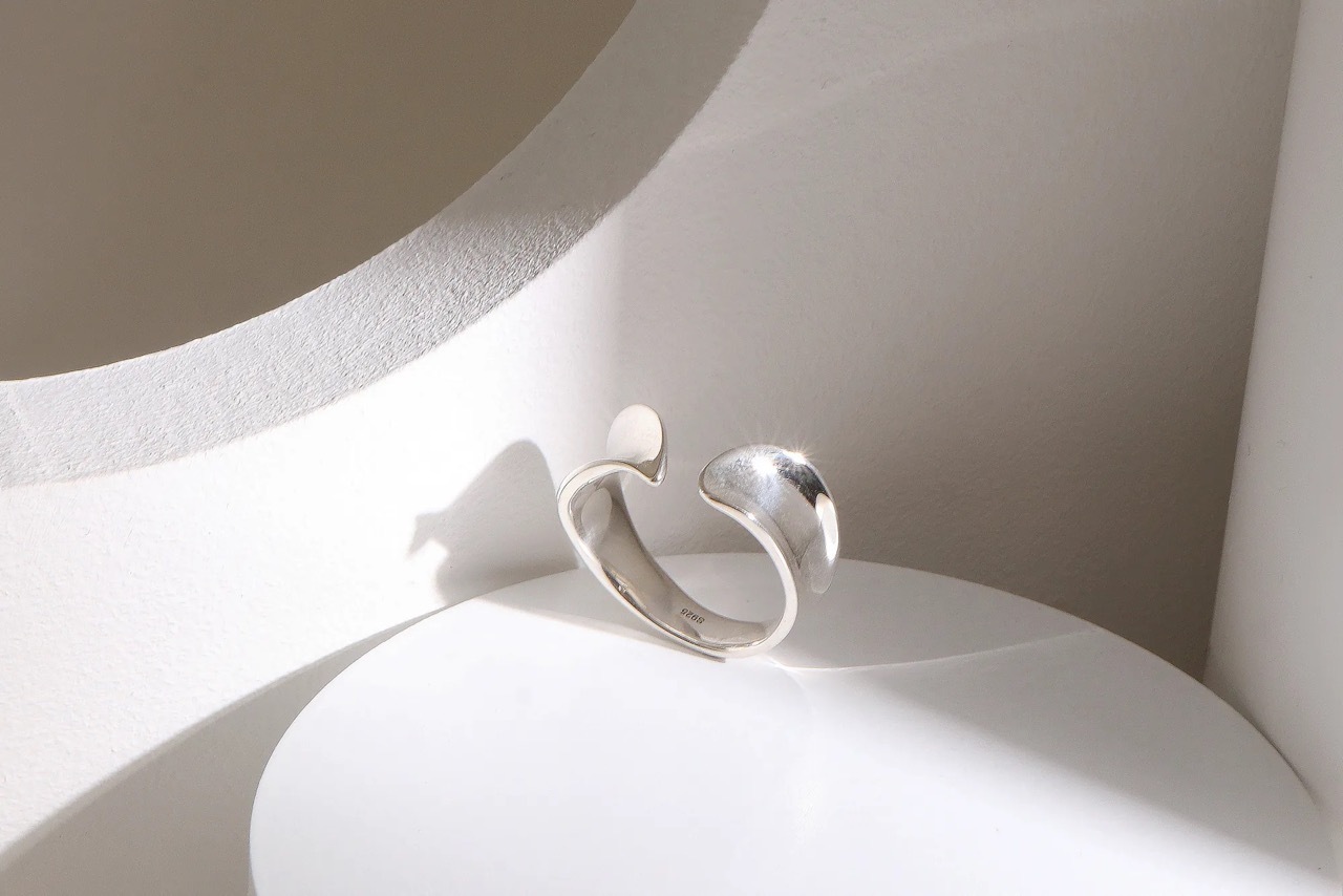 銀戒指挑選與保養，抗過敏材質的優選