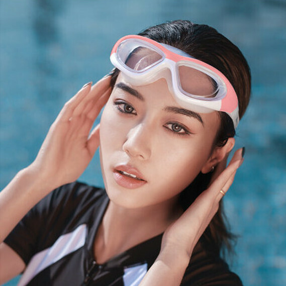Popular waterproof and anti-fog high-definition swimming goggles (transparent pink and white (comes with waterproof earplugs))