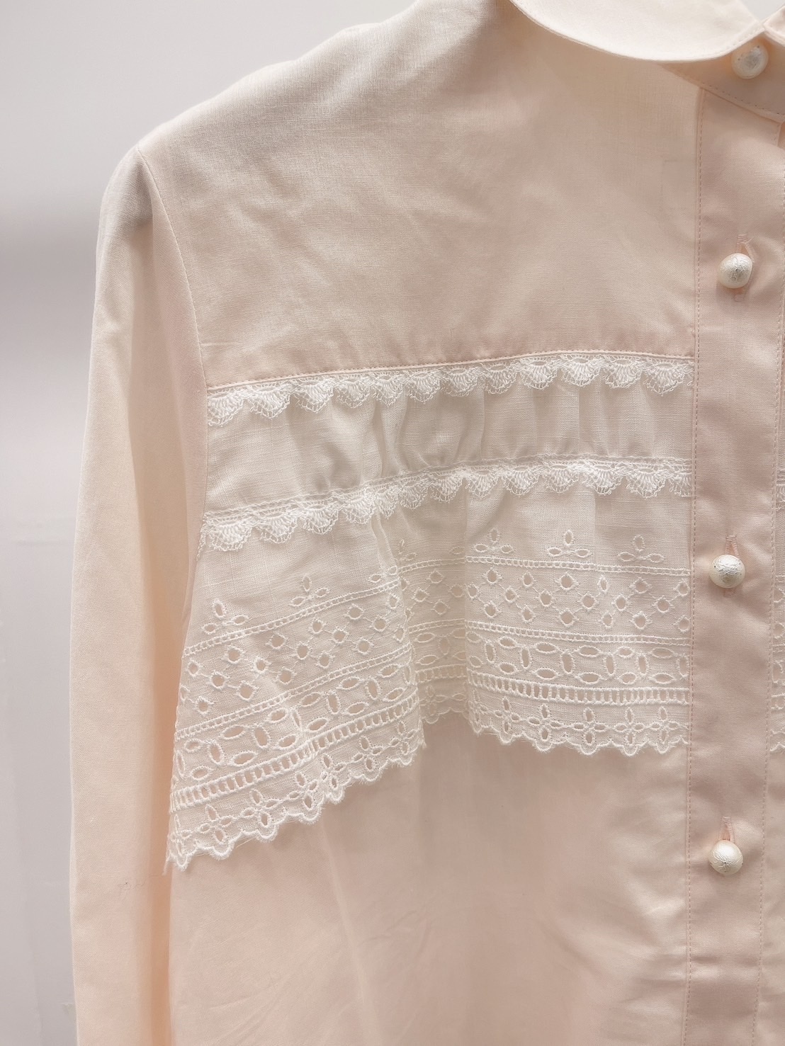 胸前lace珍珠釦襯衫