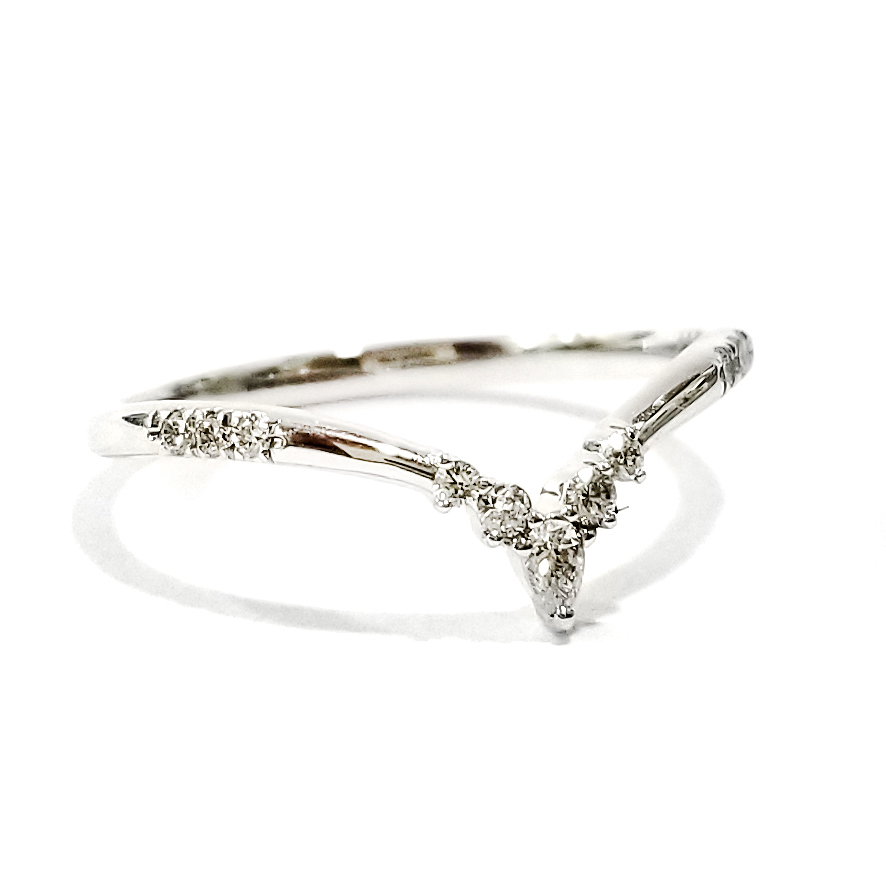 18K白金天然鑽石V形戒指