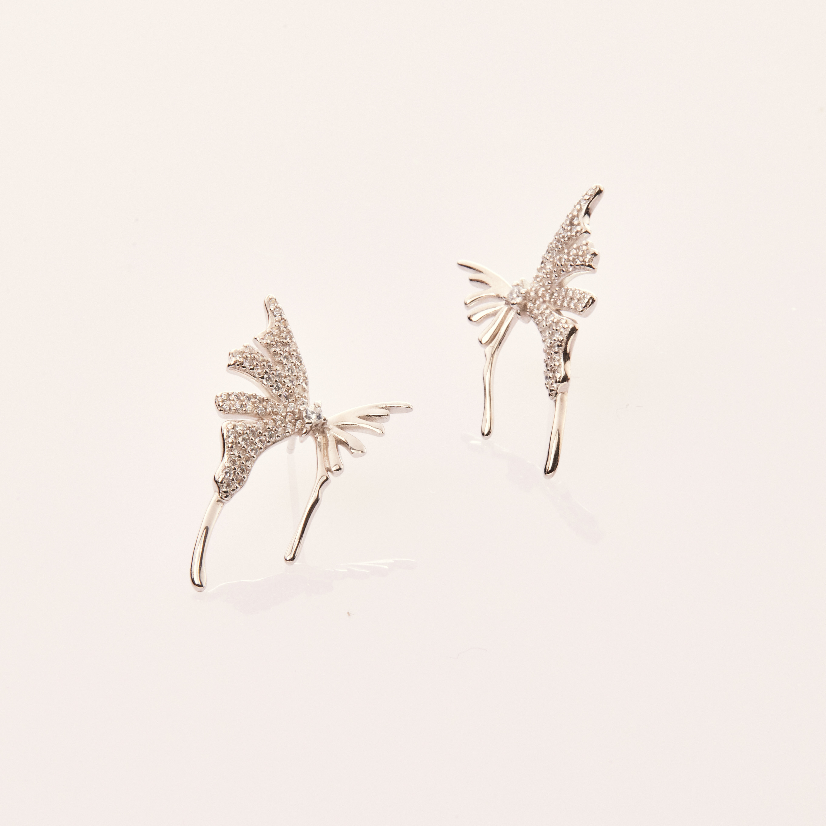 E1468 |純銀蝴蝶鋯石耳環