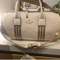 [S] KATE SPADE KG218 ROSIE SM DUFFLE CROSSBODY PEBBLED LEATHER,PARCHMENT, 196021438622 (SKS1186)