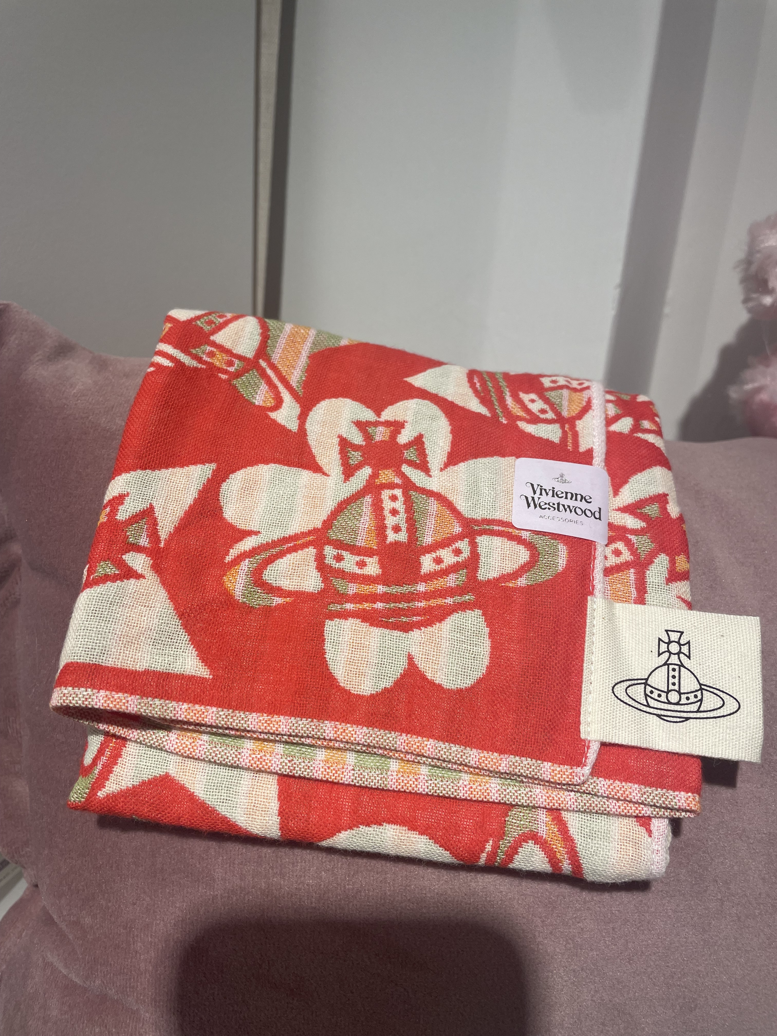 Vivienne Westwood 星期LOGO 方巾（日本製）