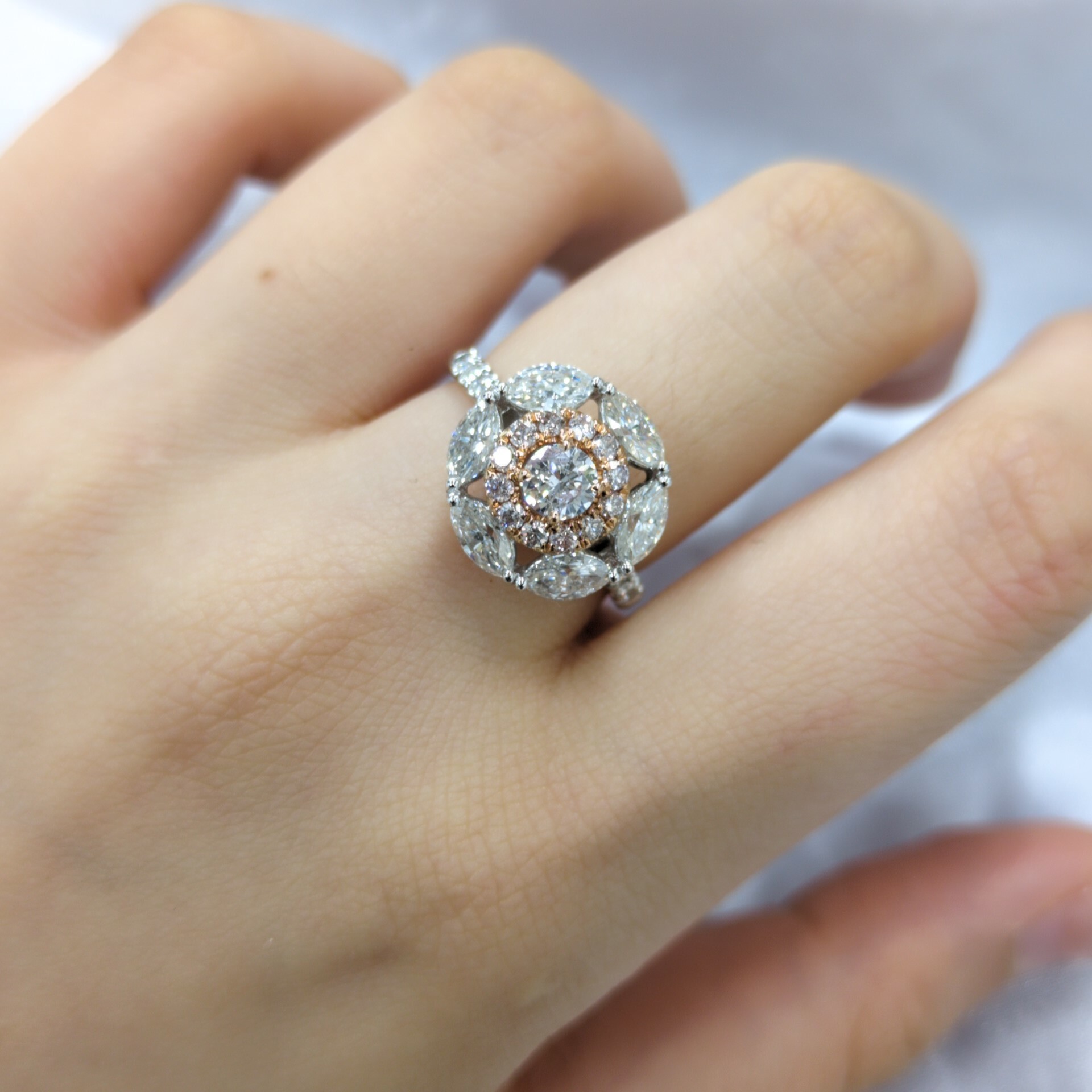 18K Gold 1.73ct Fancy Light Pink Diamond Ring