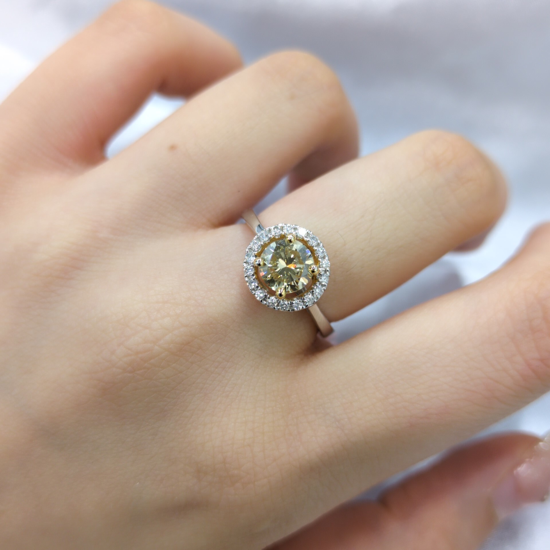 18K Gold 1.15ct Fancy Yellow Diamond Ring