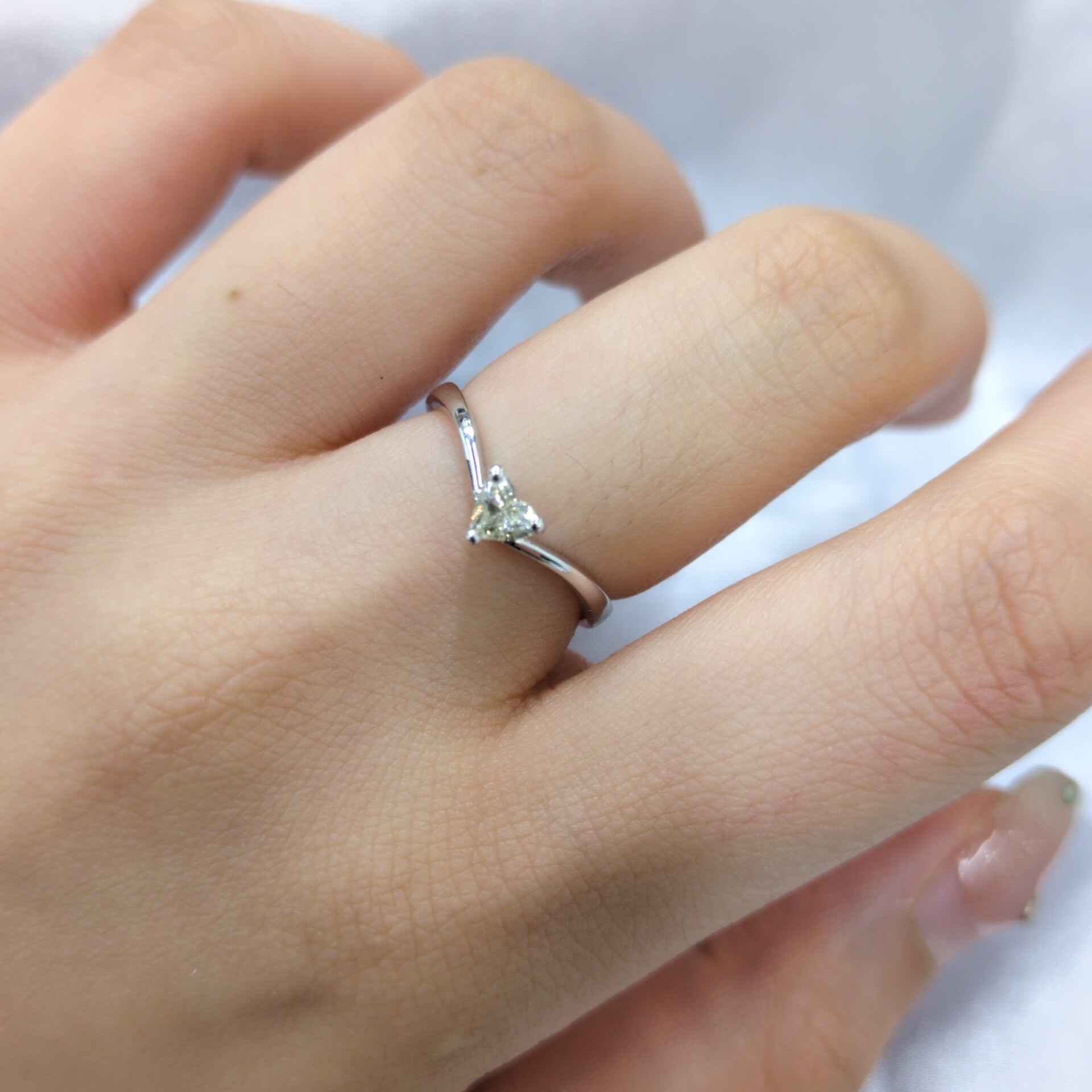 18K White Gold 0.22ct Heart Shaped Diamond Ring