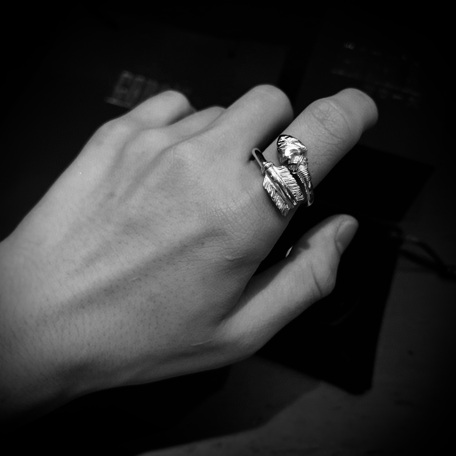 Goro’s Gold Head Feather Bow and Arrow Ring, goros online shop, goros ring authenticity, goros ring on sale, official goros online shop, goros ring discount, goros outlet