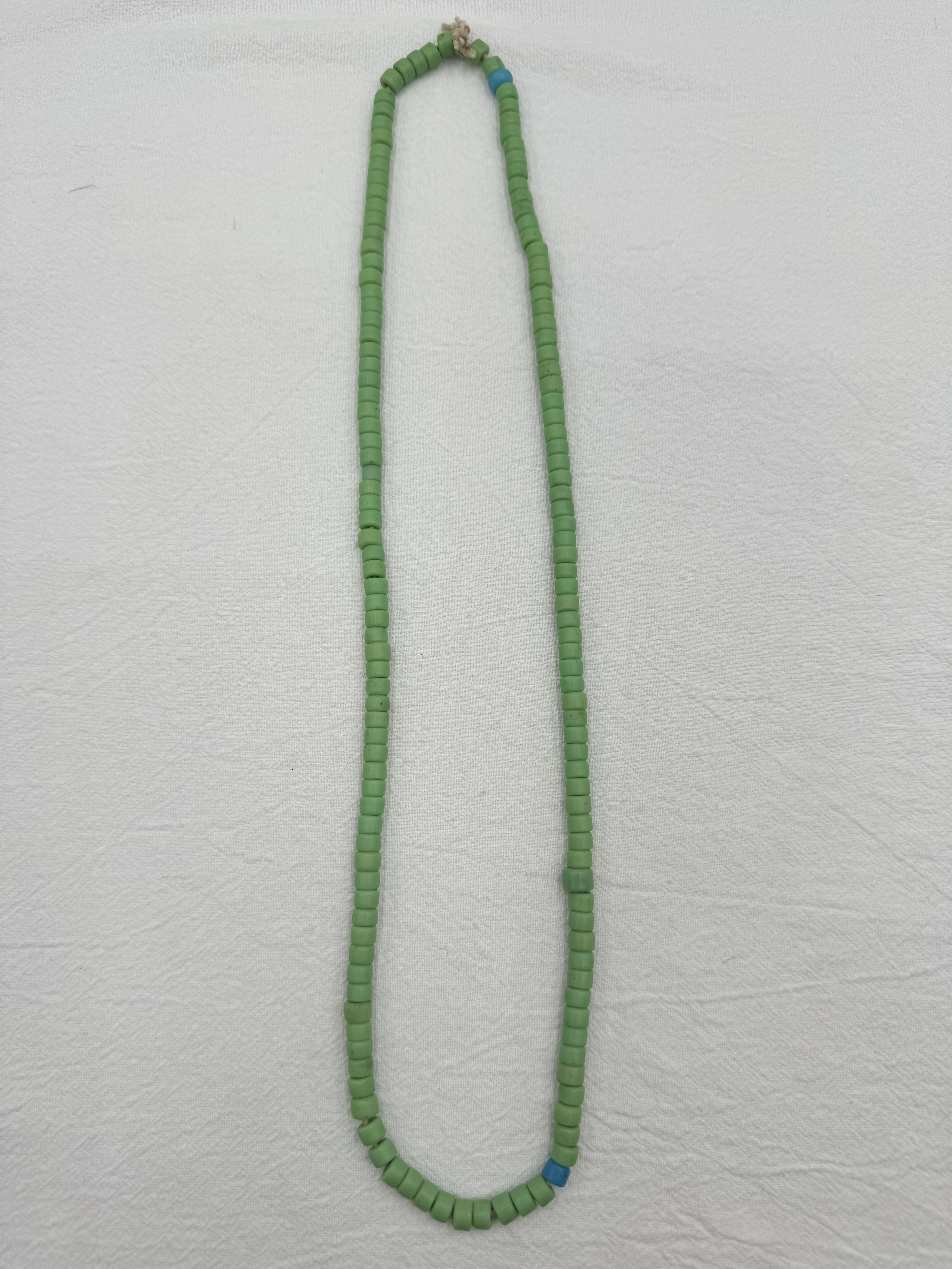 條-貿易老綠珠6.5*4.5總長78cm約163顆