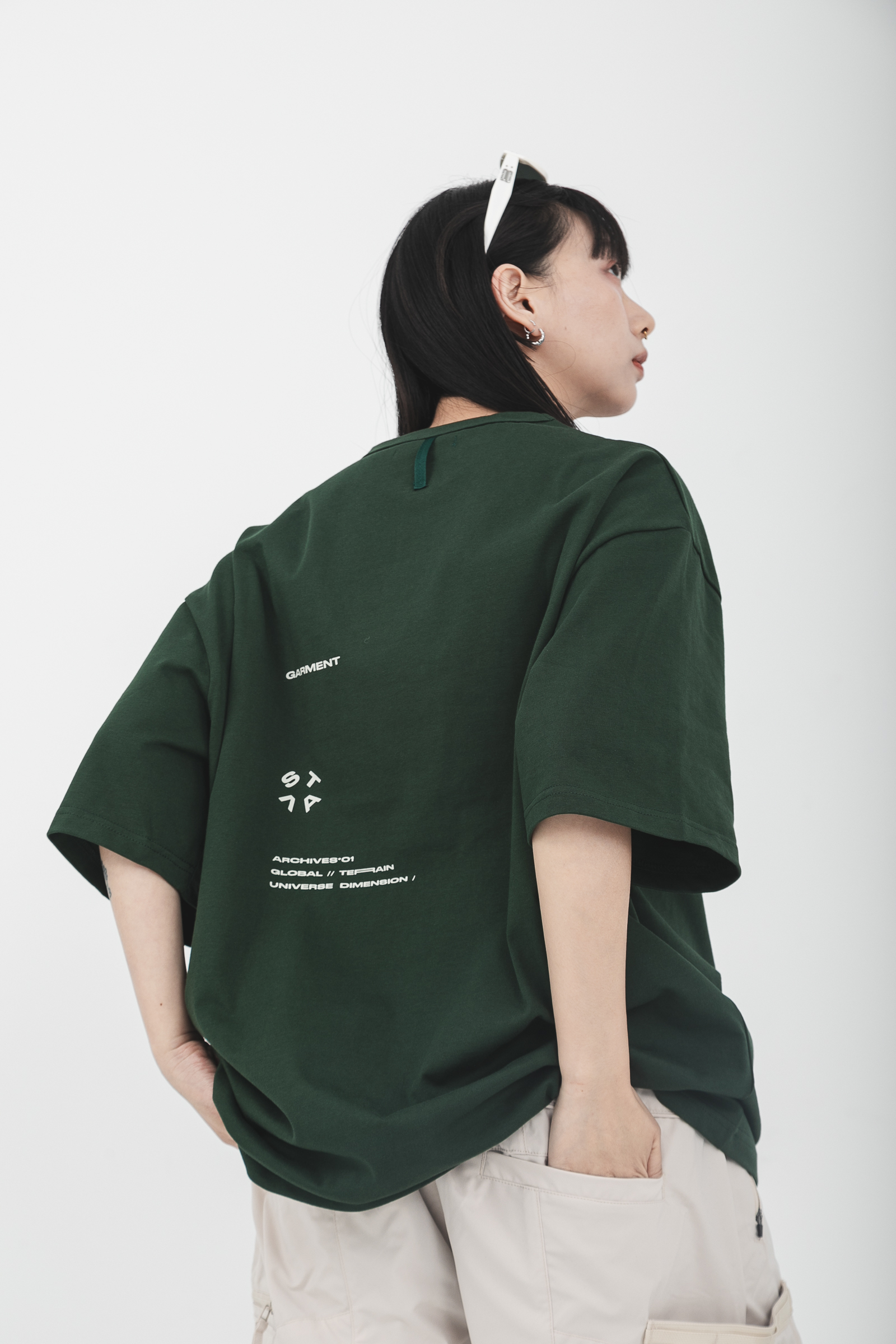 SATIVA T-01 Simple 字母 手寫字體 基礎款 短袖 深灰 深綠