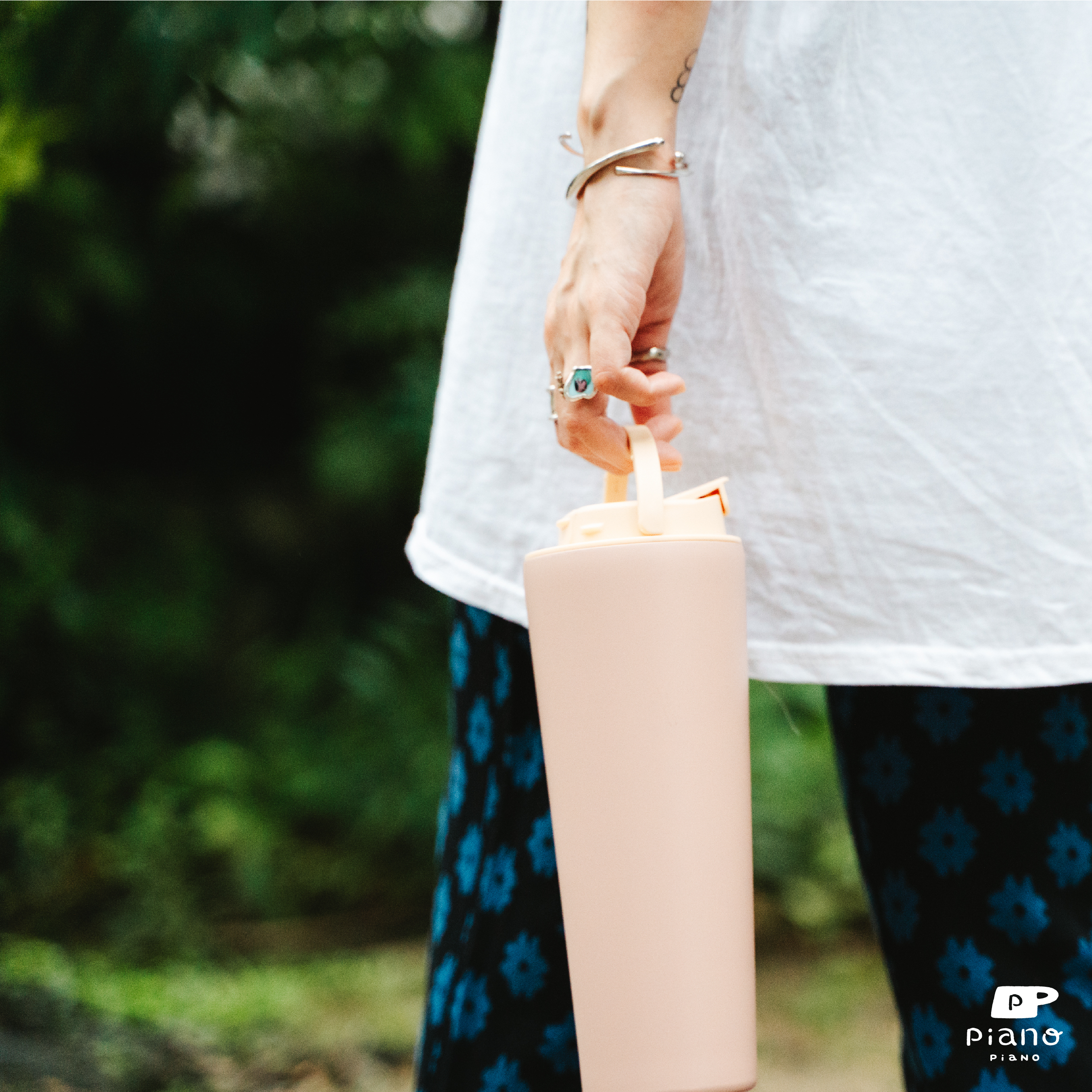 【慢慢挑 2WAY 撞色提手保溫杯720ml 】草莓牛奶（奶油黃杯蓋＋梅粉杯身）